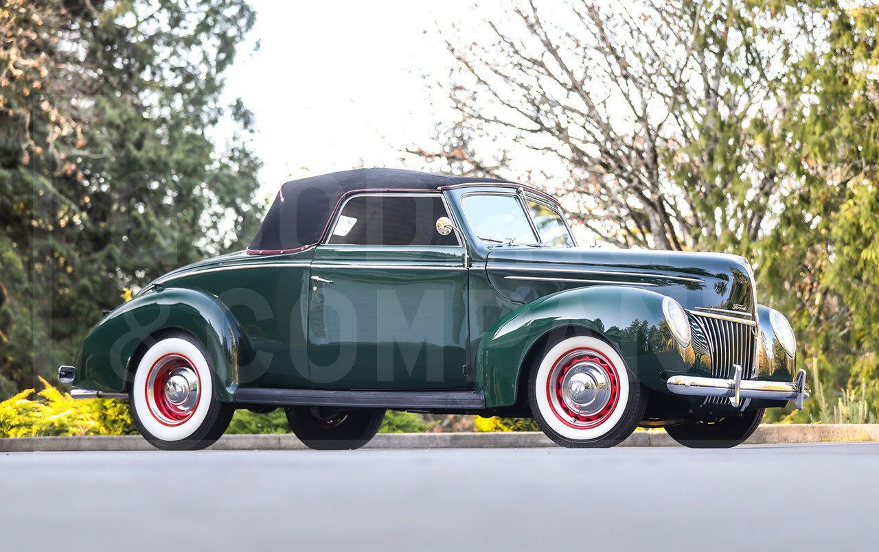 1939 Ford DeLuxe Convertible Coupe