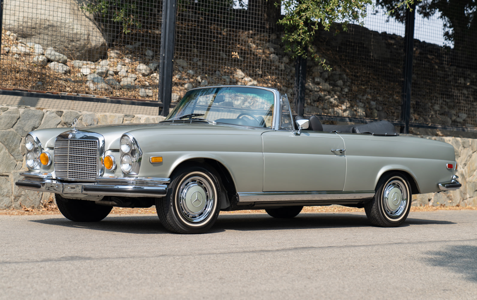 1971 Mercedes-Benz 280 SE 3.5 Cabriolet (1)