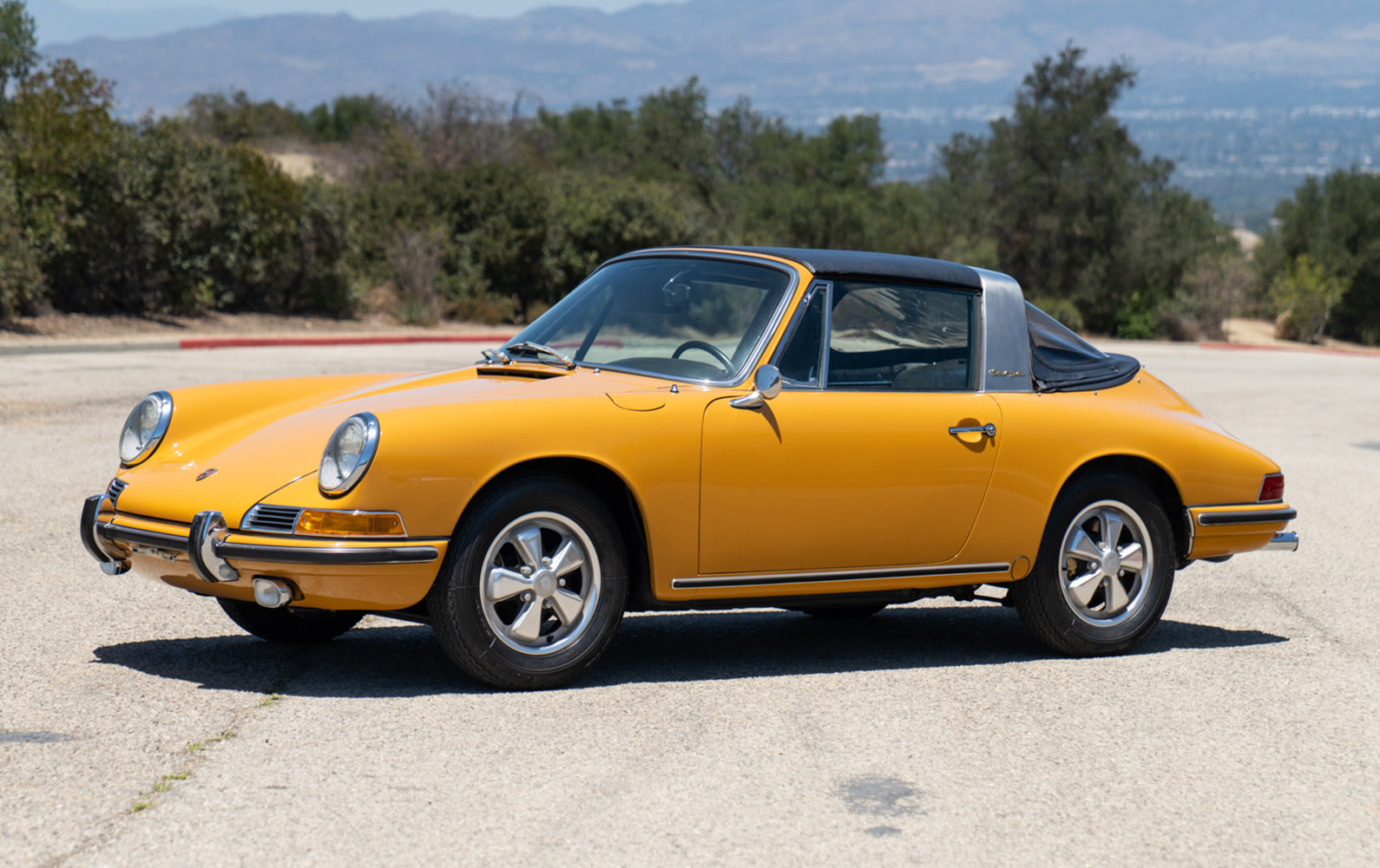 1967 Porsche 911 2.0 S Soft-Window Targa (2)