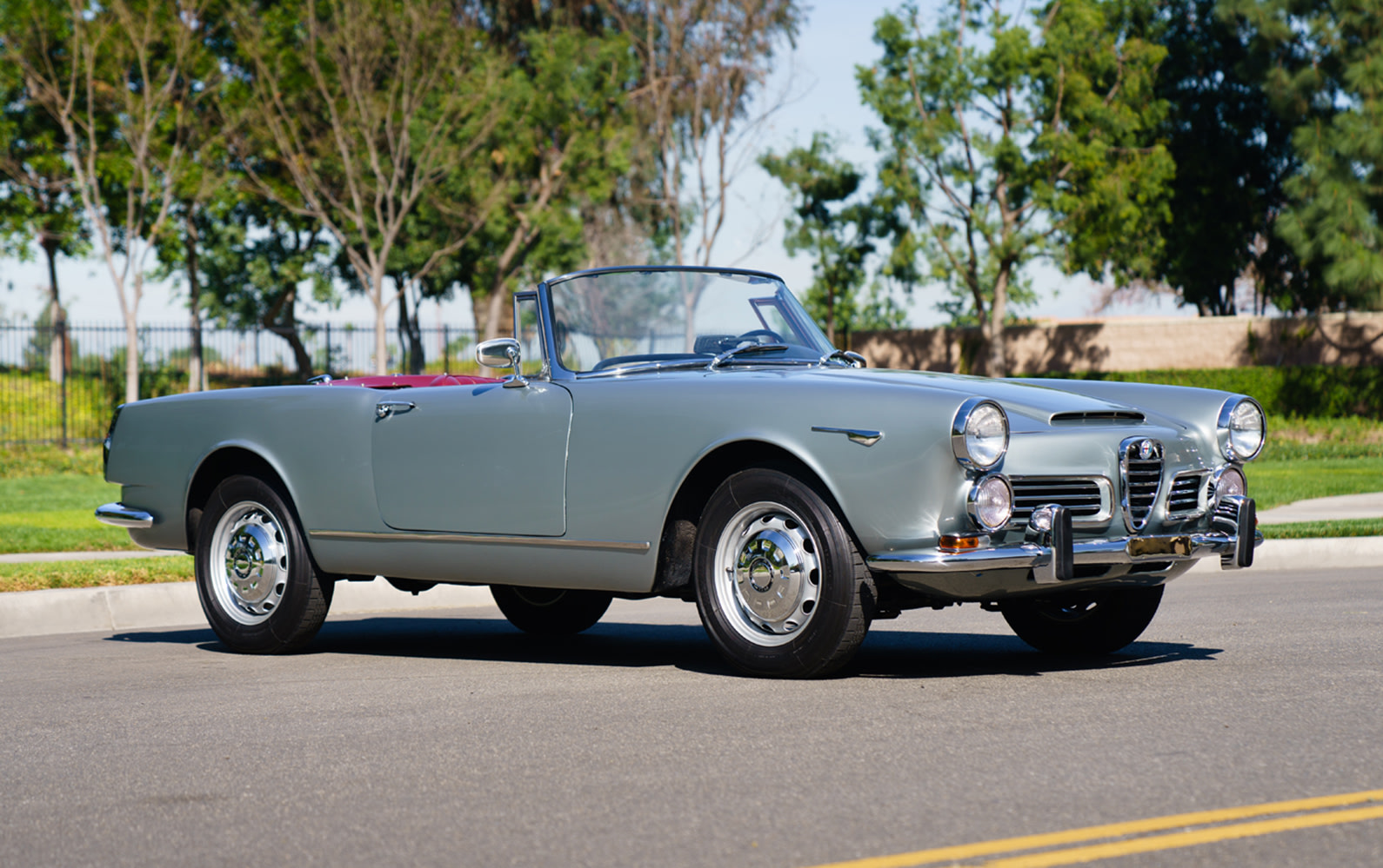 1966 Alfa Romeo 2600 Spider (1)