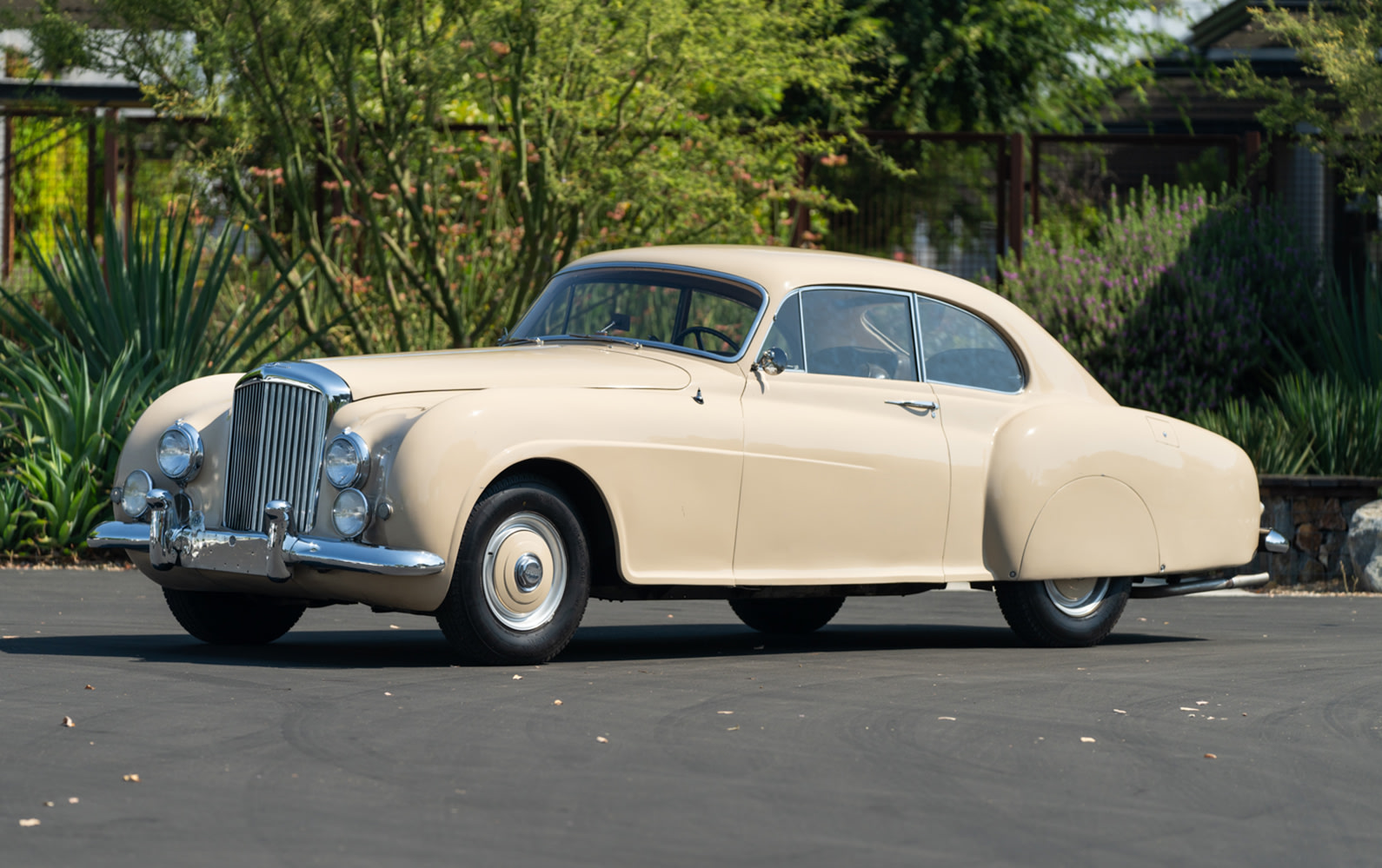 1952 Bentley R-Type Continental Fastback (1)