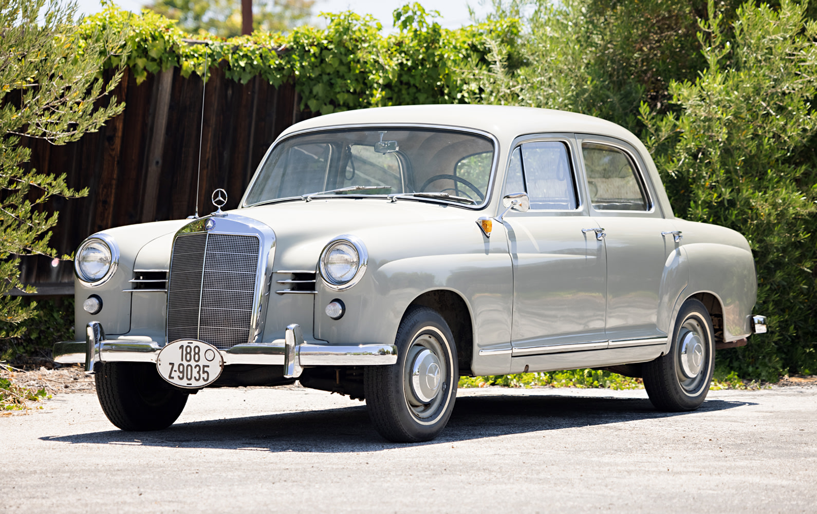 1958 Mercedes-Benz 180 Sedan