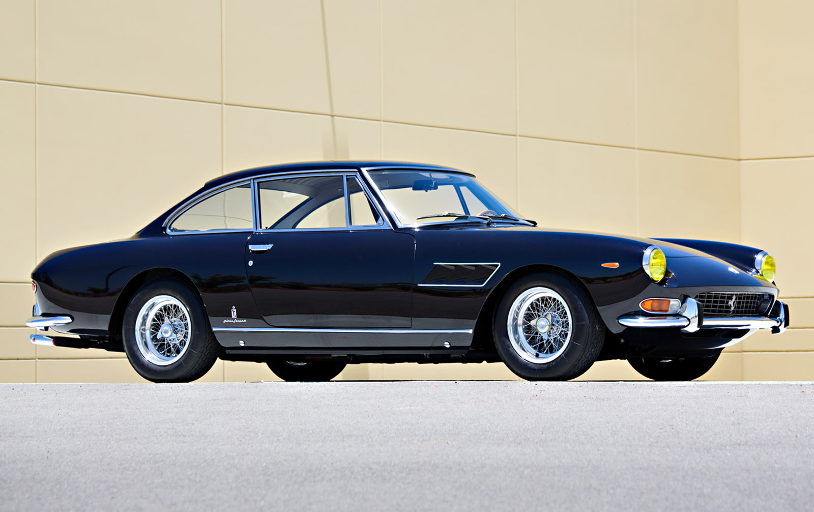 1965 Ferrari 330 GT 2+2 Series II-2