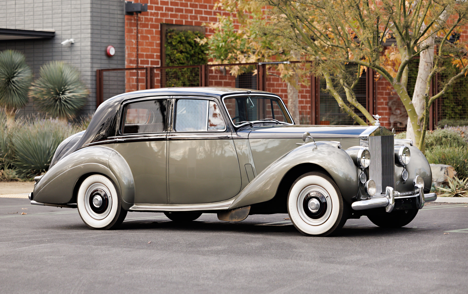 1955 Rolls-Royce Silver Dawn Saloon