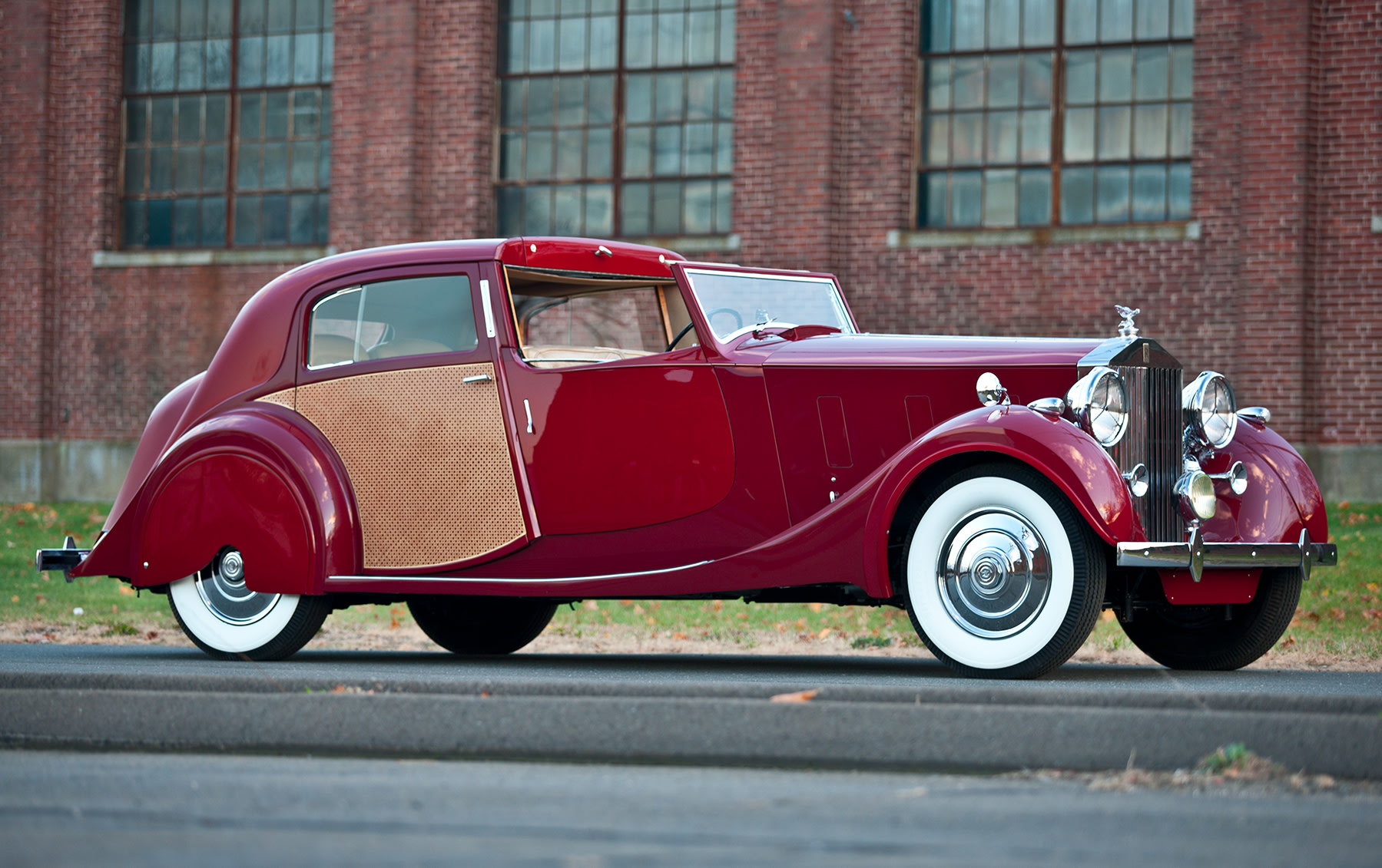1937 Rolls-Royce Phantom III Sedanca de Ville