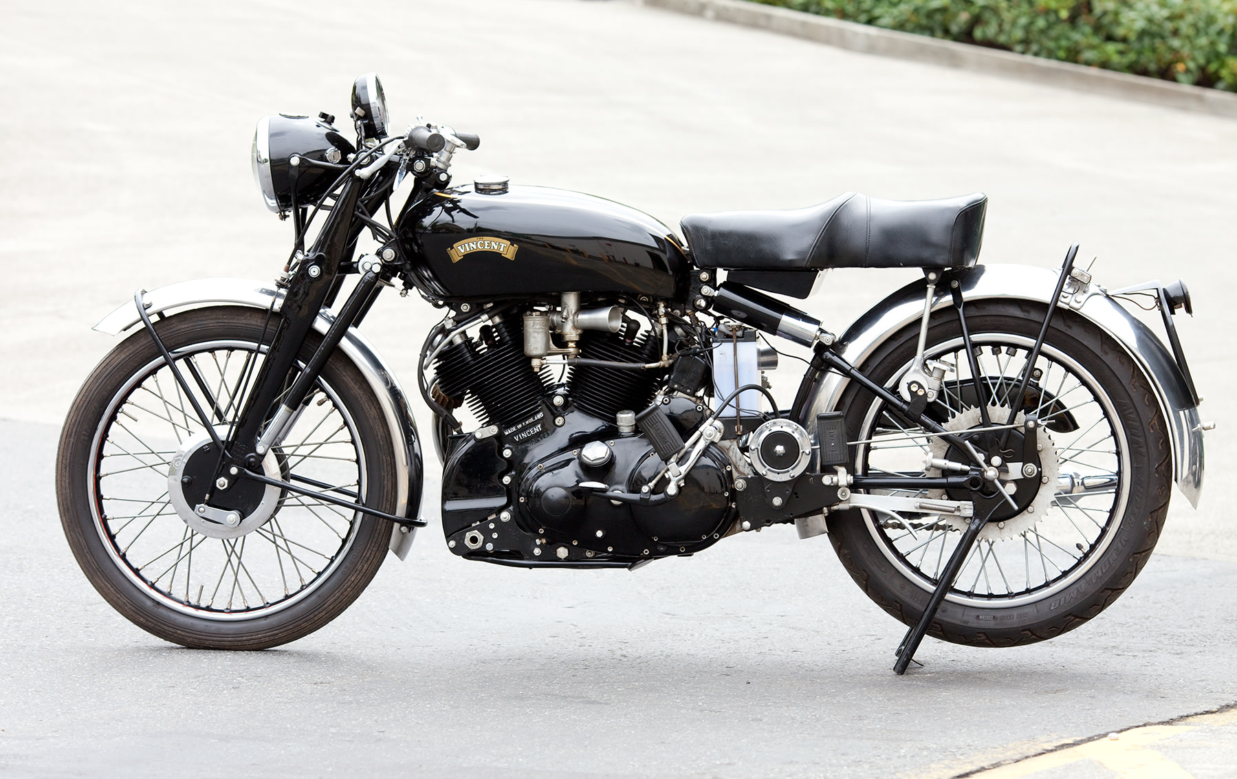 1951 Vincent Black Shadow-1