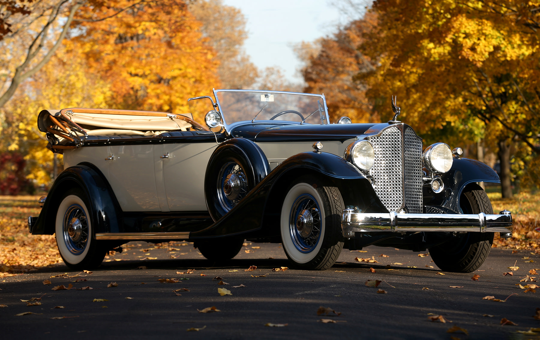 1933 Packard 1005 Twelve Touring