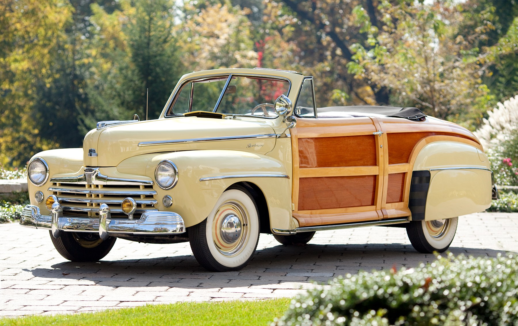 1947 Ford Super Deluxe Sportsman Convertible