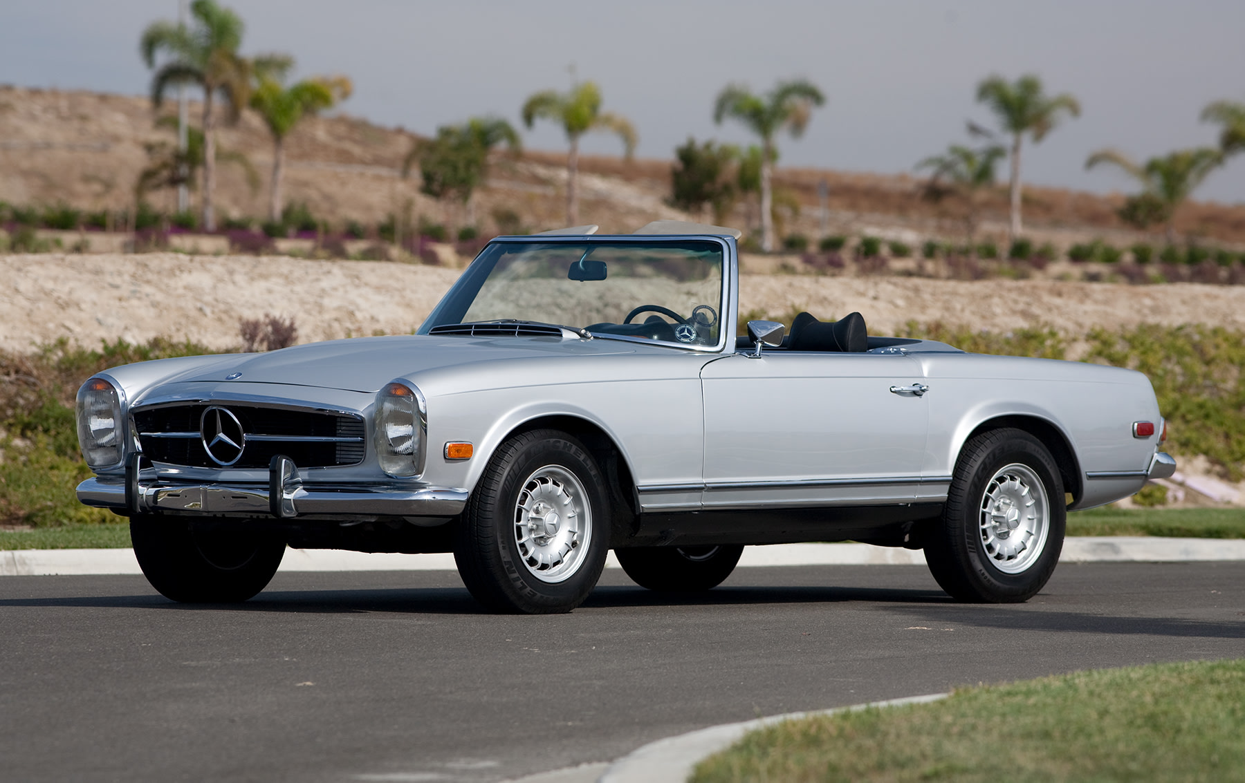 1970 Mercedes-Benz 280 SL-1