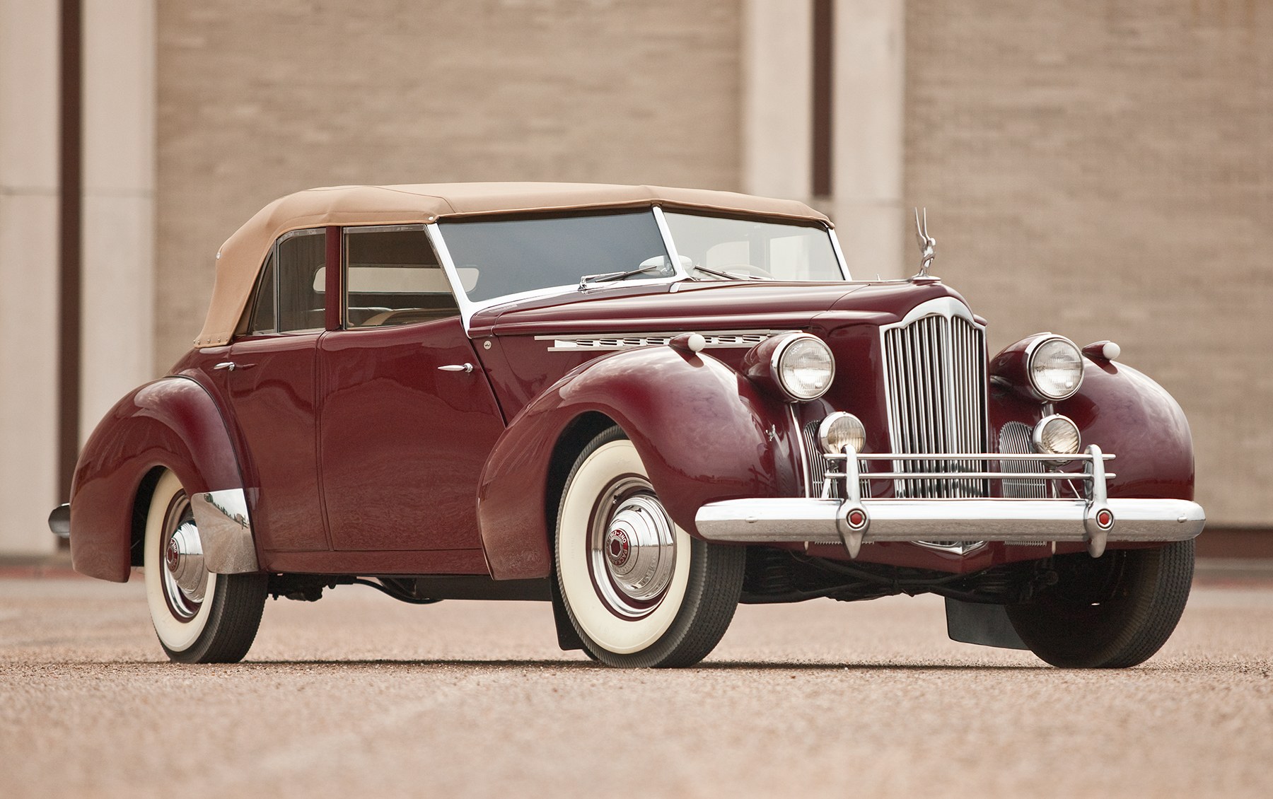 1940 Packard Model 1807 Convertible Sedan
