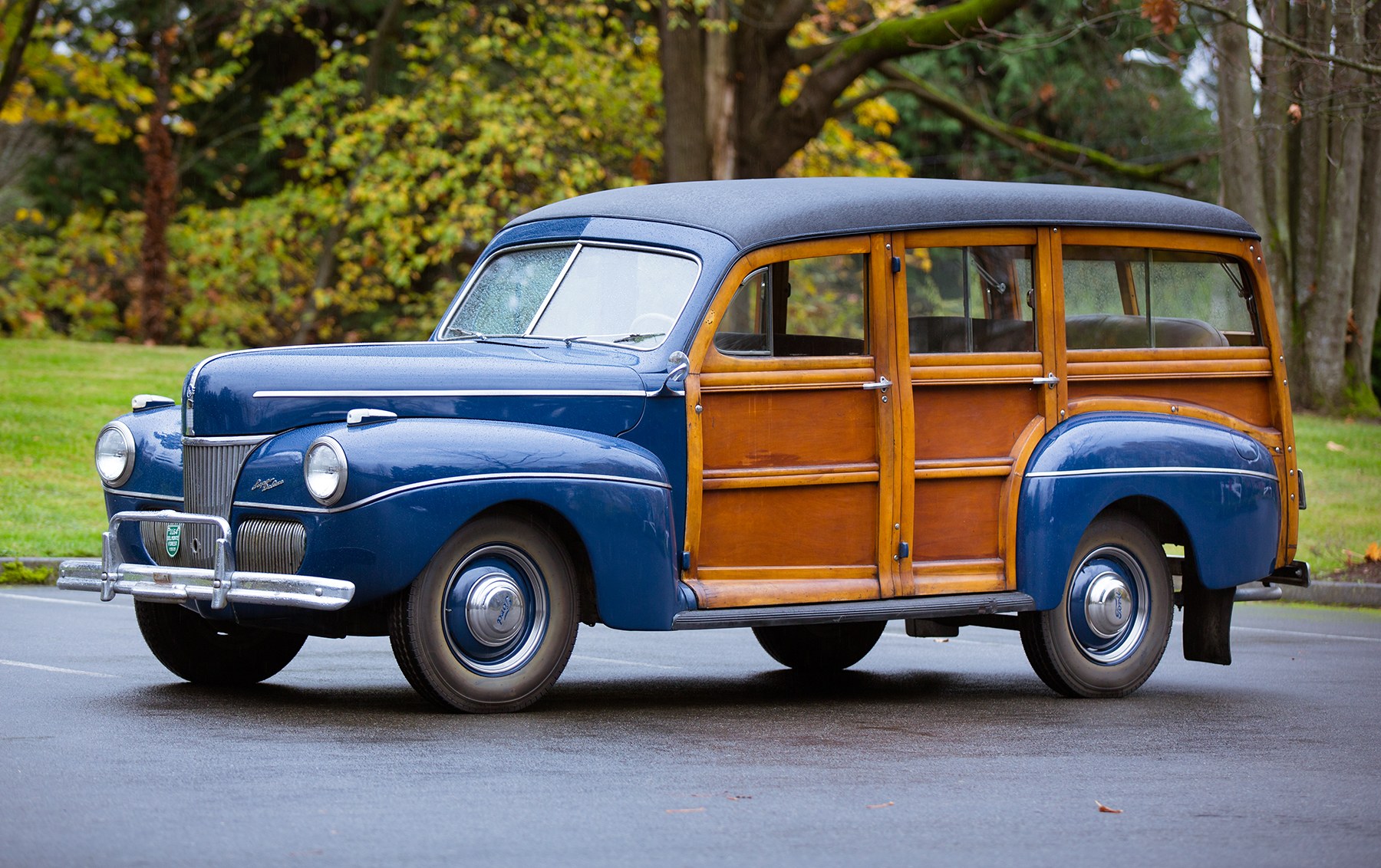 1941 Ford Deluxe Station Wagon(1)