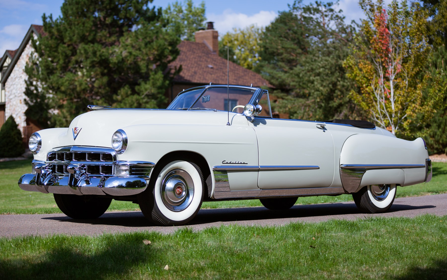 1949 Cadillac Series 62 Convertible Coupe(2)