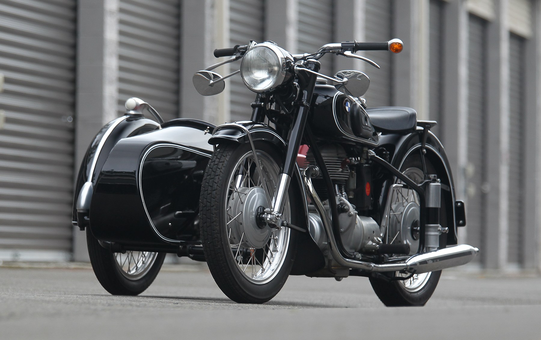 1953 BMW R25/3 with Steib LS 200