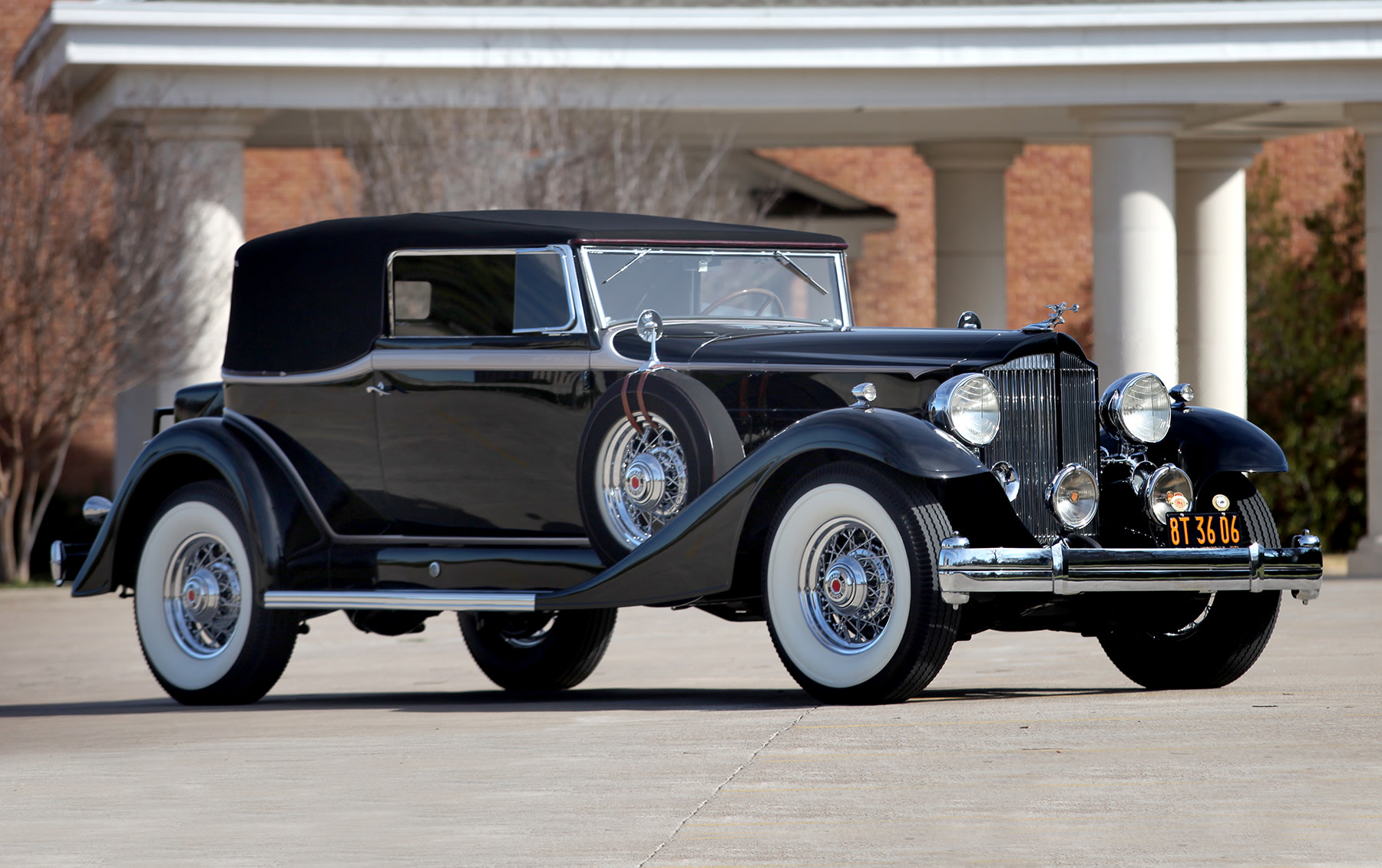1933 Packard Model 1004 Super Eight Convertible Victoria