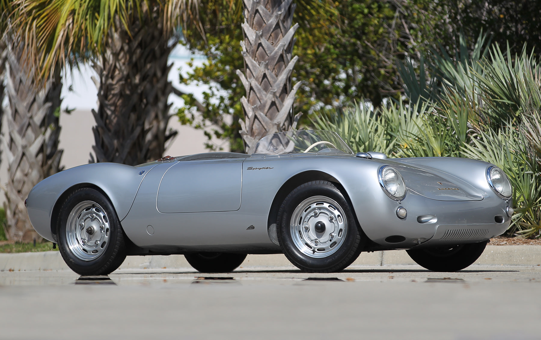 Porsche spyder antiguo