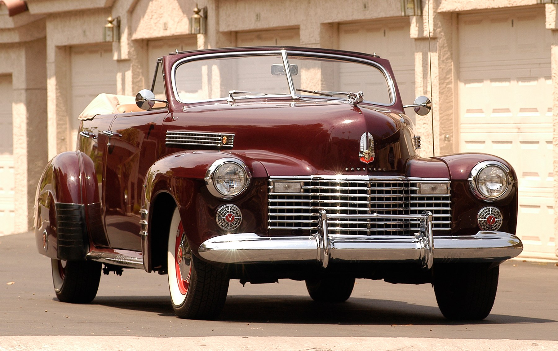 1941 Cadillac Series 62 Convertible Sedan 3