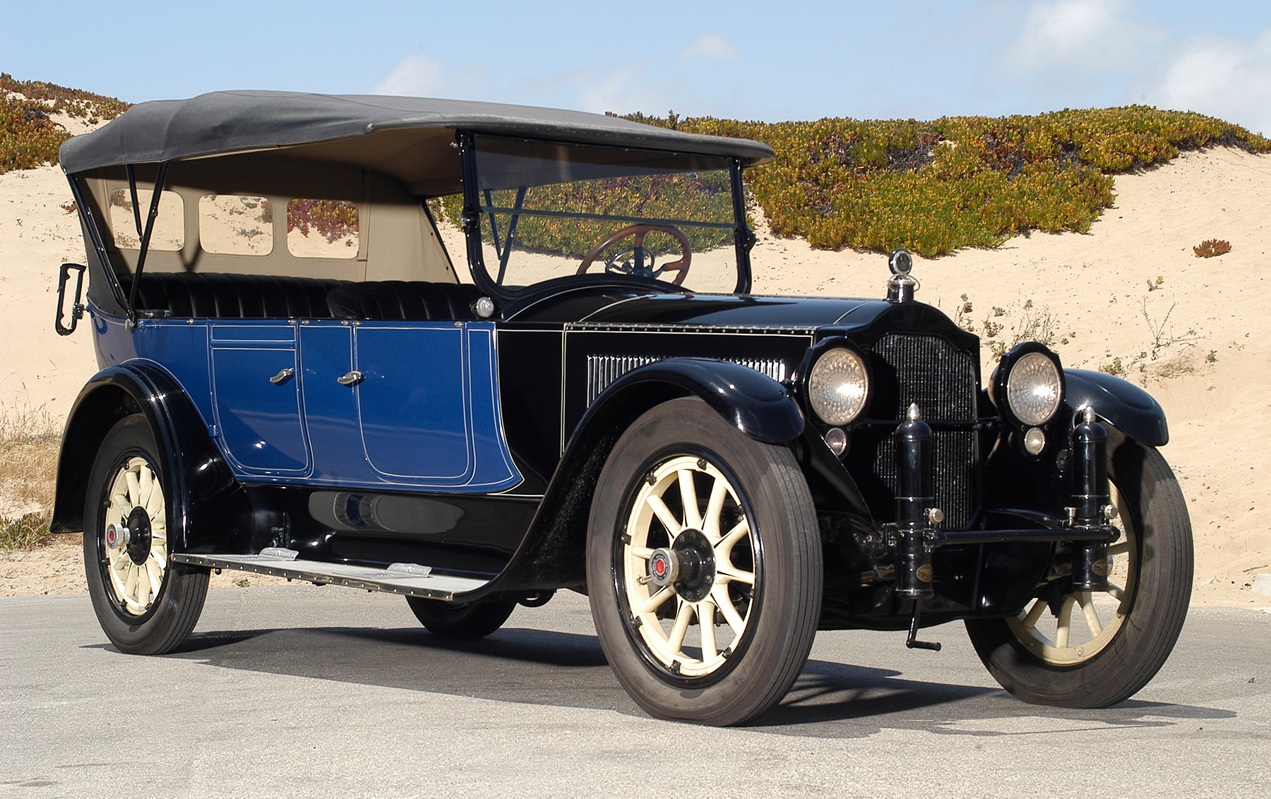 1918 Packard 3-35 Twin Six 7-Passenger Touring