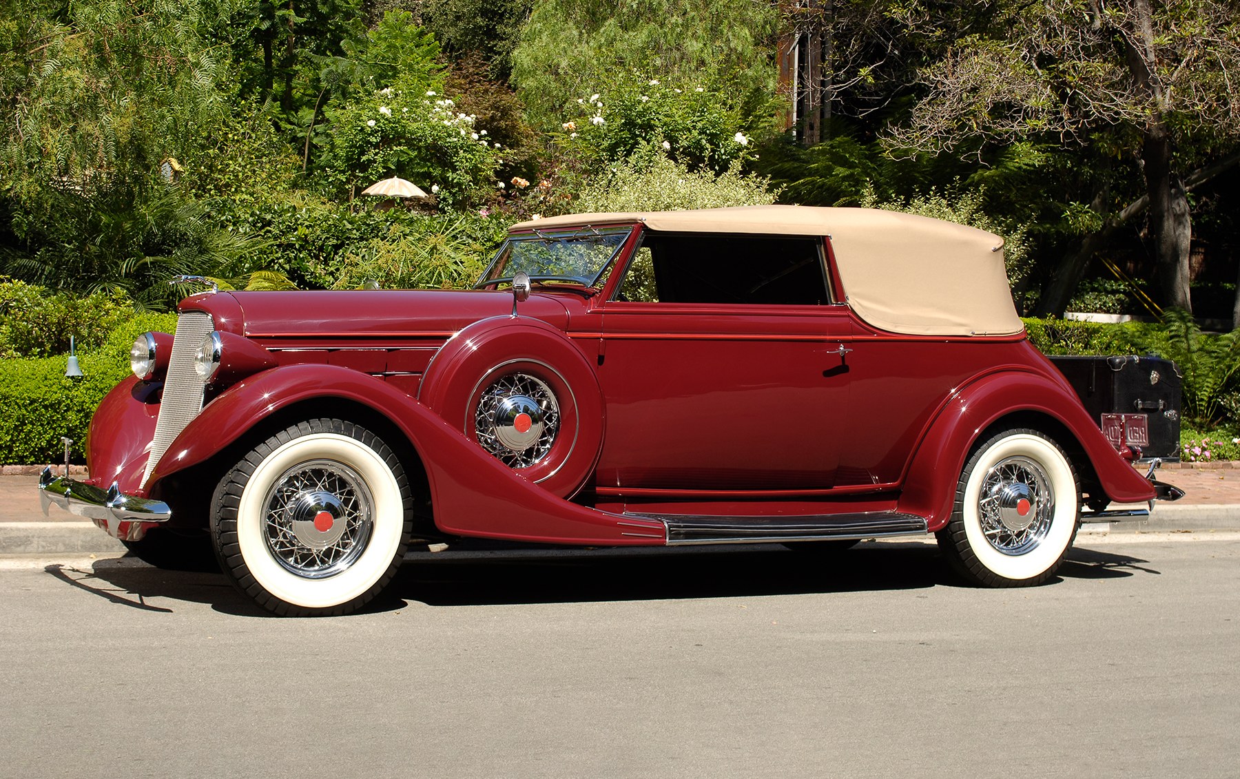 1935 Lincoln KA V-12 Convertible Victoria