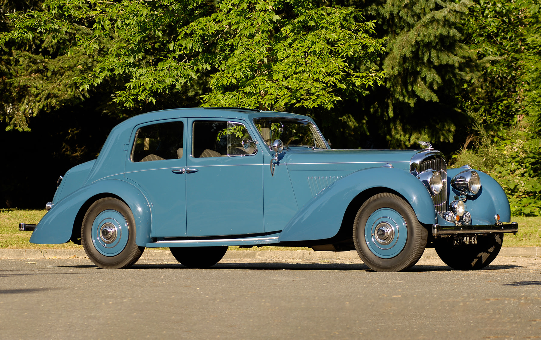 1939 Bentley 4-1/4 Liter Vanvooren Pillarless Saloon