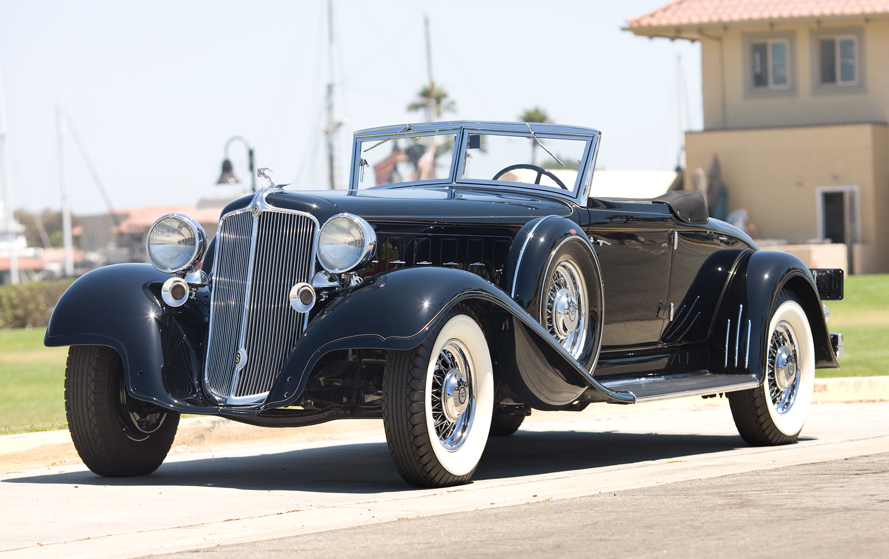 1933 Chrysler Custom Imperial CL Convertible Coupe-2