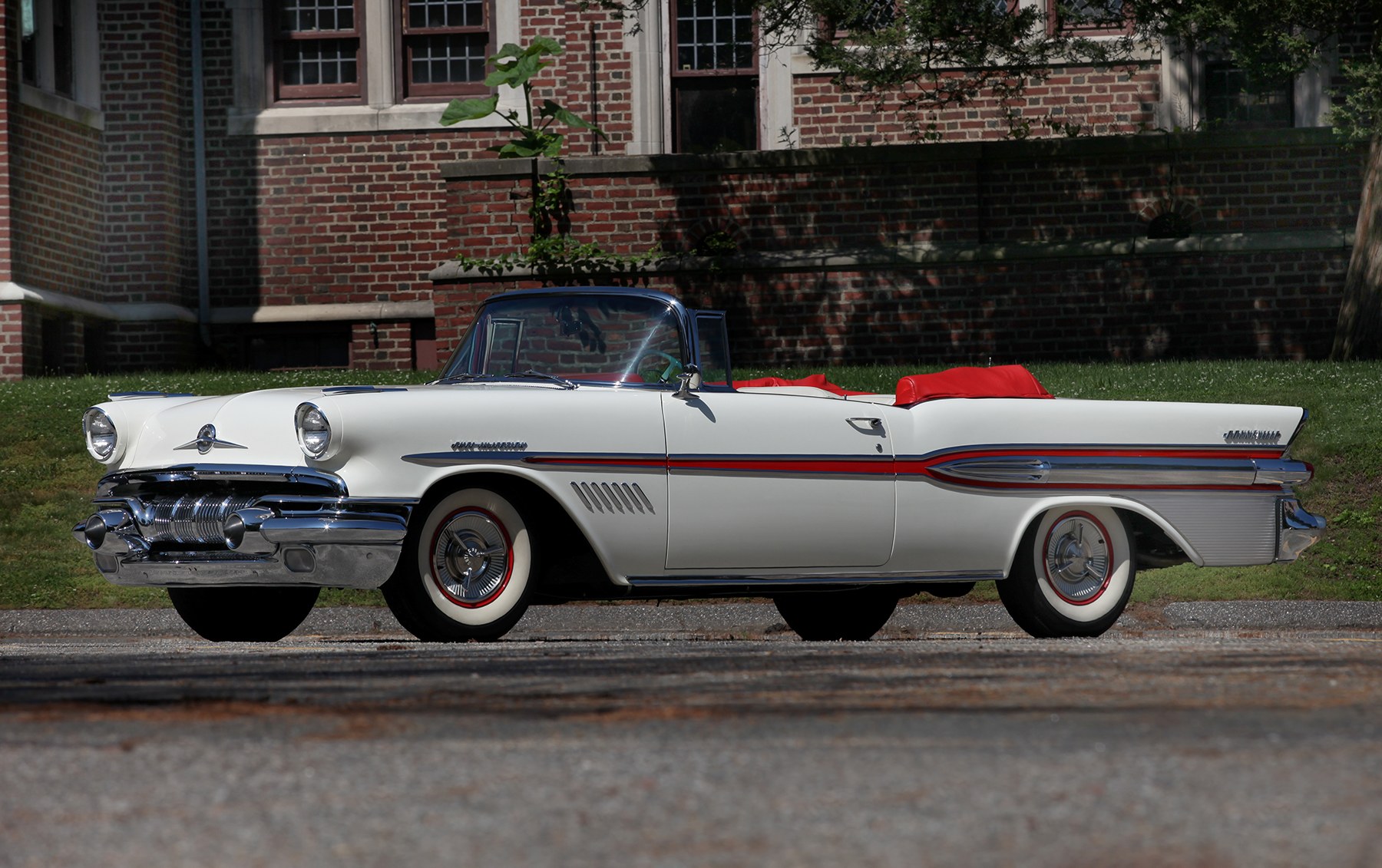 1957 Pontiac Bonneville Fuel-Injected Convertible-1