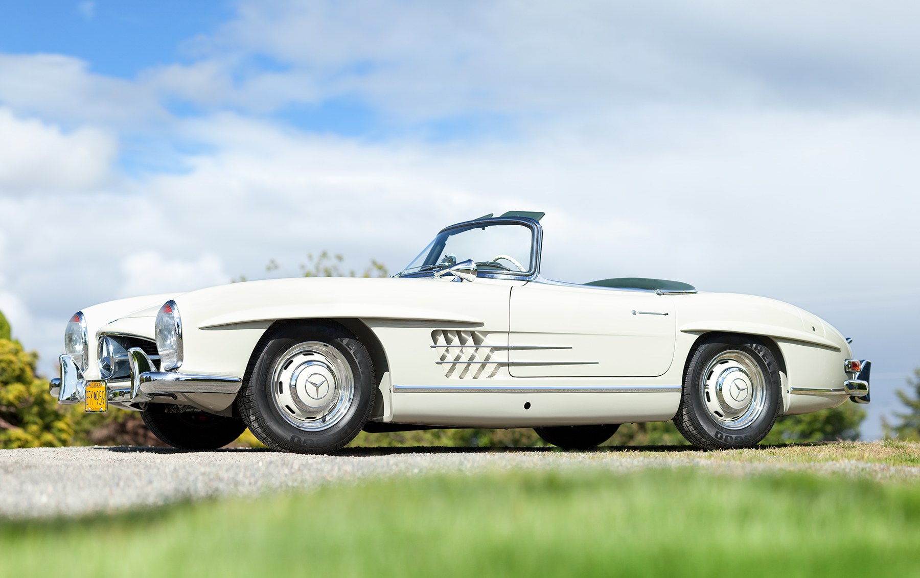 1961 Mercedes-Benz 300 SL Roadster-1