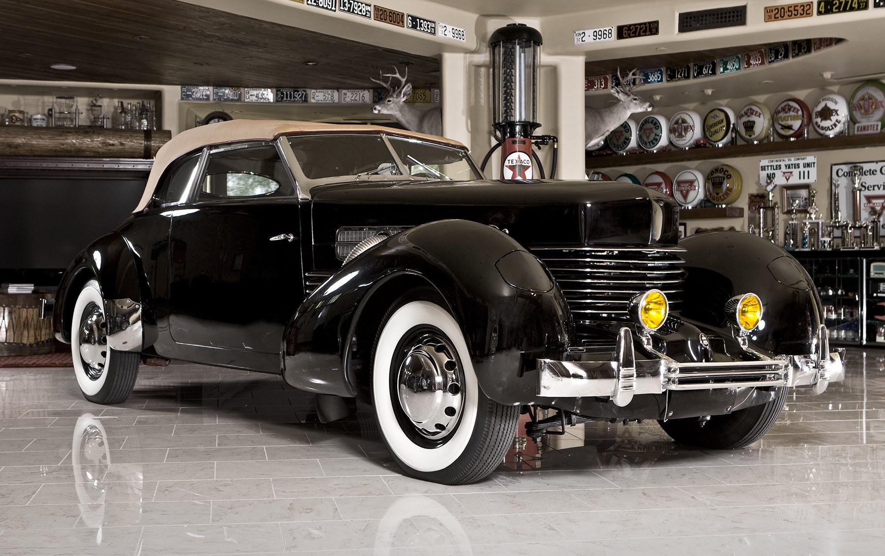 1937 Cord 812 Supercharged Phaeton