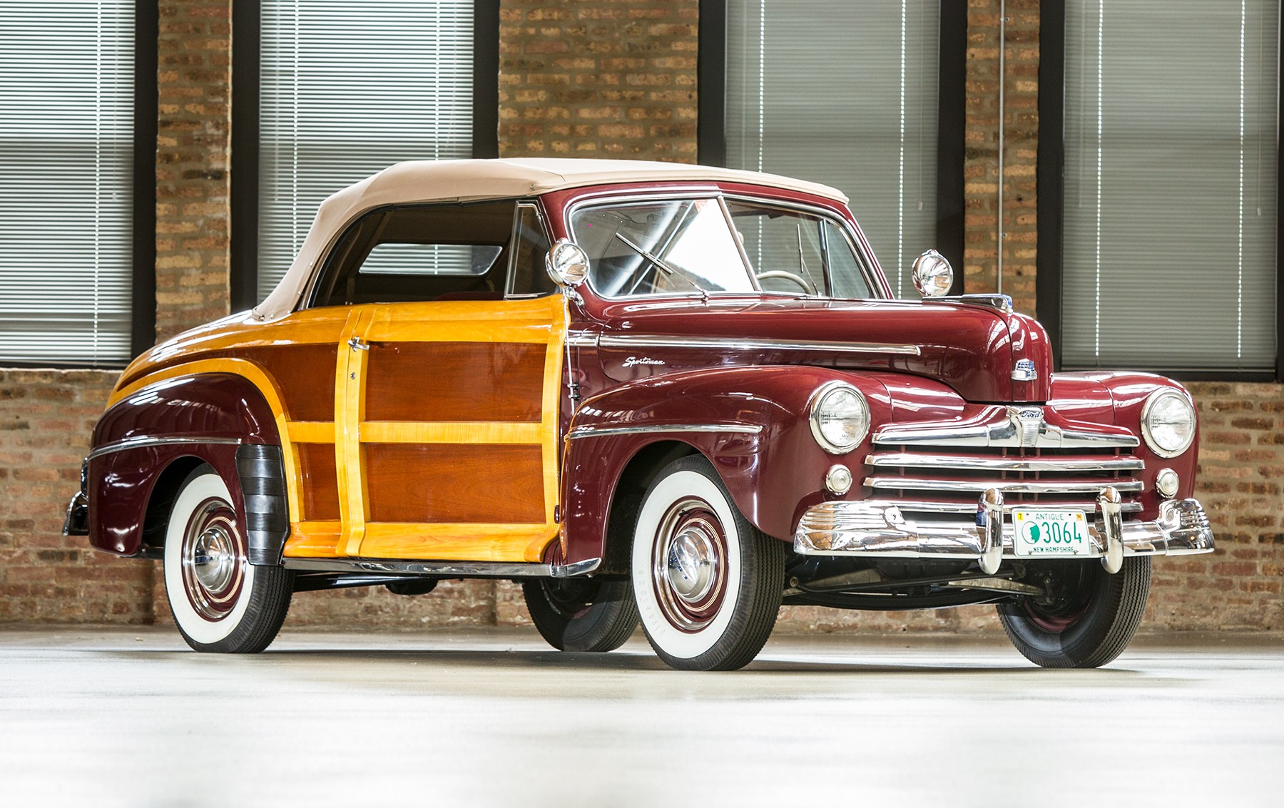 1947 Ford Sportsman Super Deluxe-2