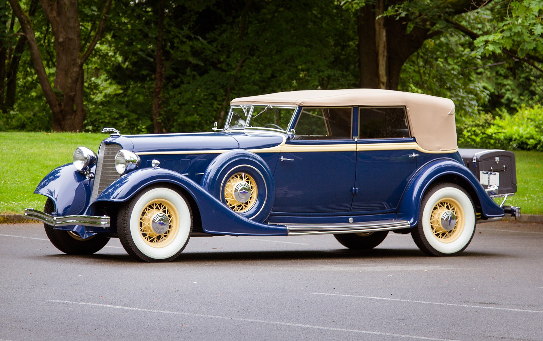 1934 Lincoln KB Convertible Sedan(1)