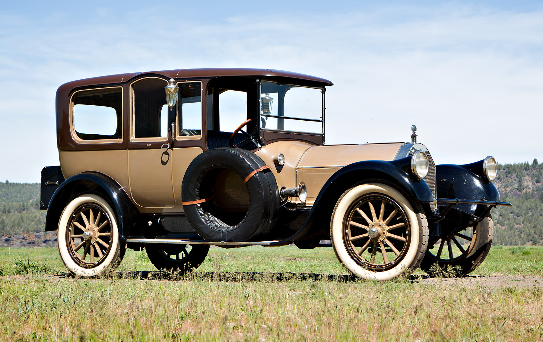 1915 Pierce-Arrow Model 48 Seven-Passenger Suburban