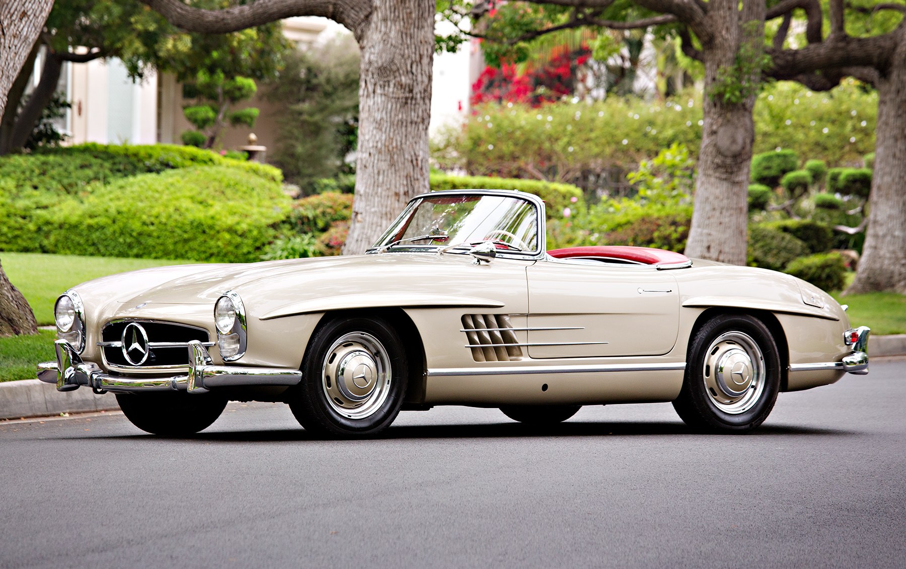 1963 Mercedes-Benz 300 SL Roadster (2)