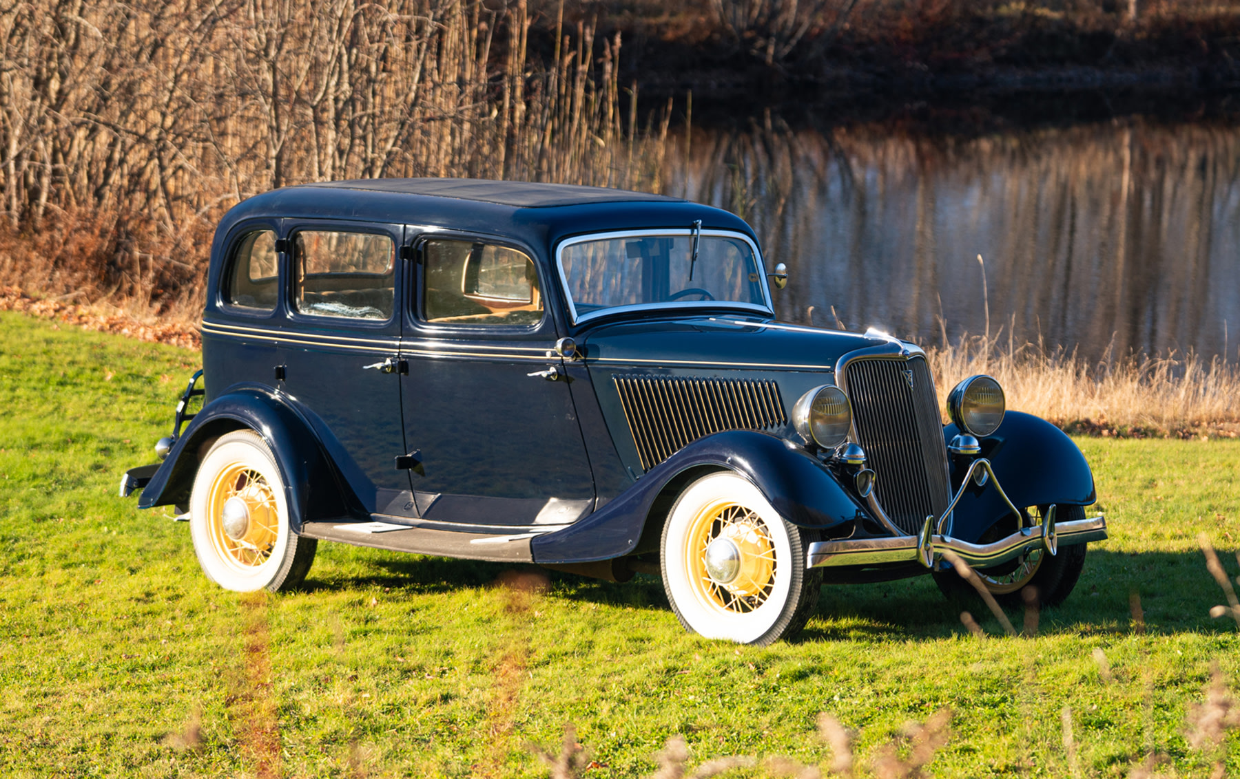 1934 Ford V8 Deluxe Sedan