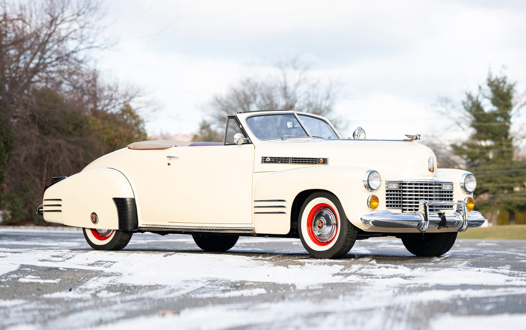 1941 Cadillac Series 62 Deluxe Convertible Coupe