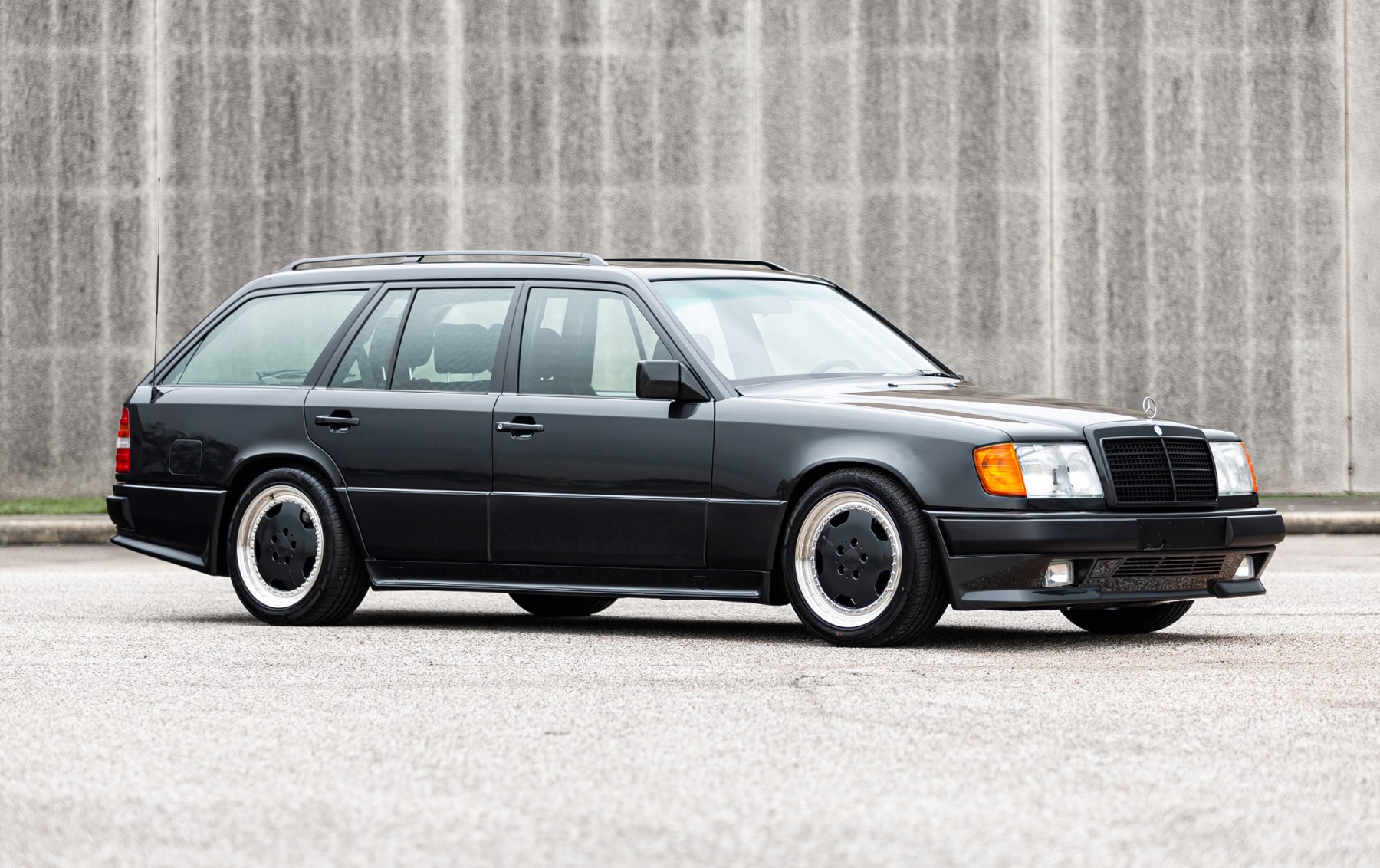 1991 Mercedes-Benz 300 TE AMG 3.4-24