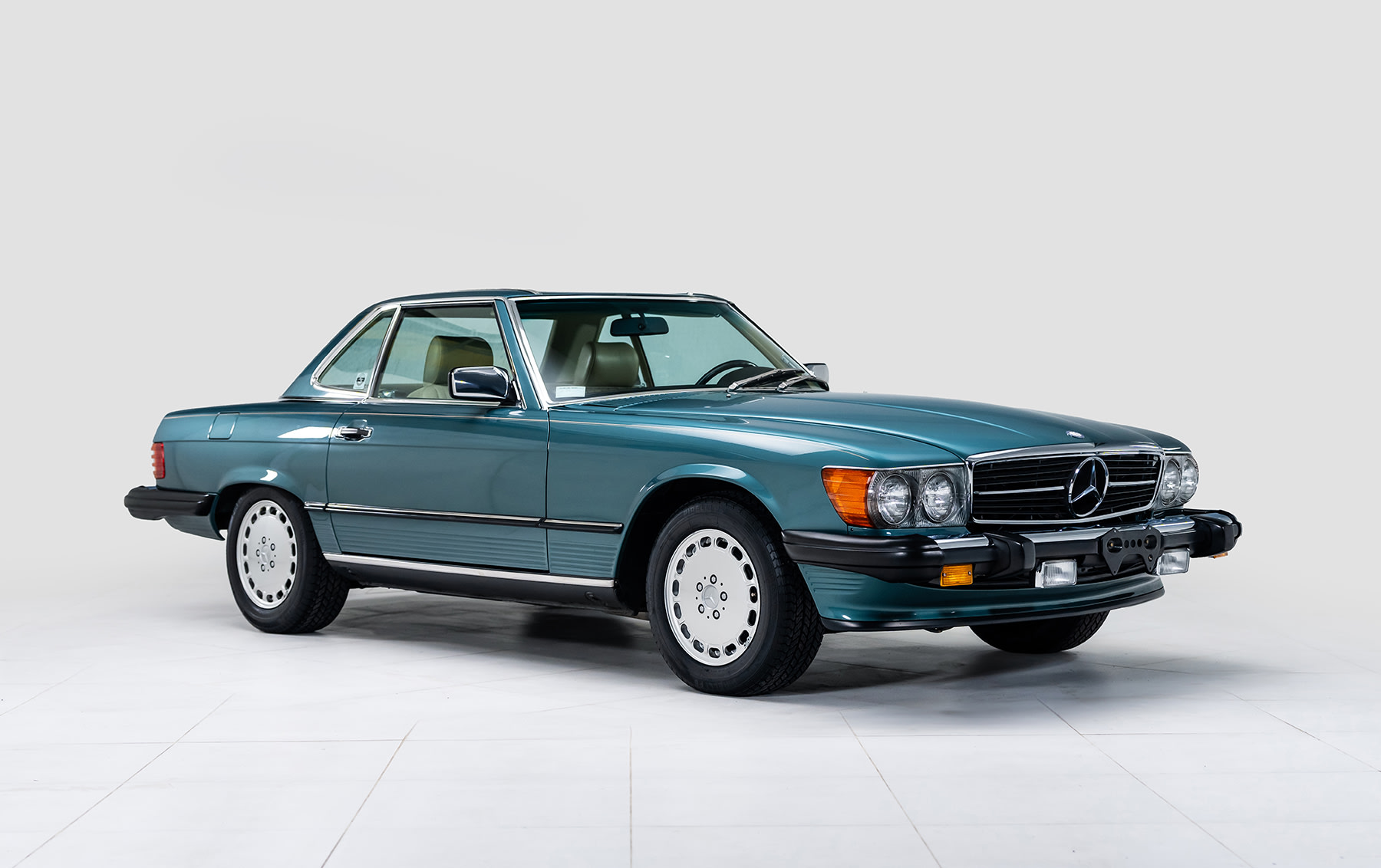 Mercedes-Benz 560SL — market value and price history