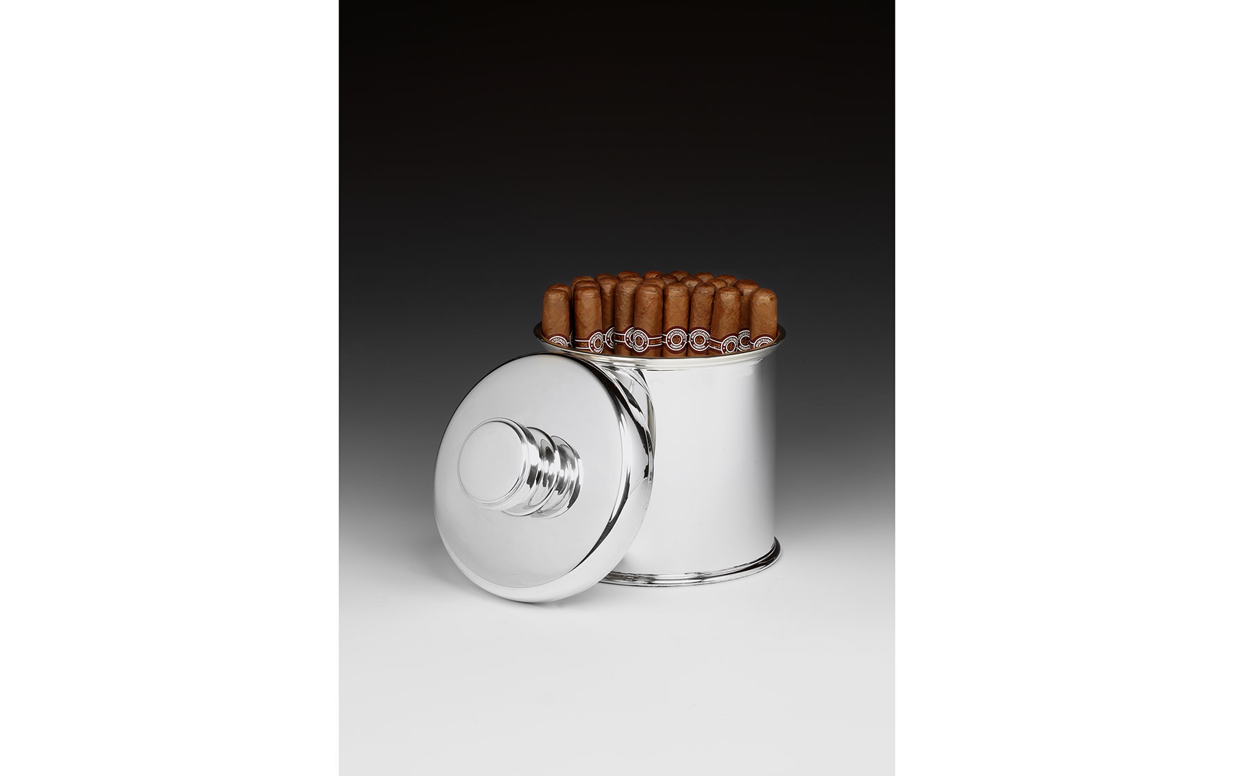 Tiffany & Co. Art Deco Sterling Silver Cigar Humidor in the Form of a Drum, c. 1950