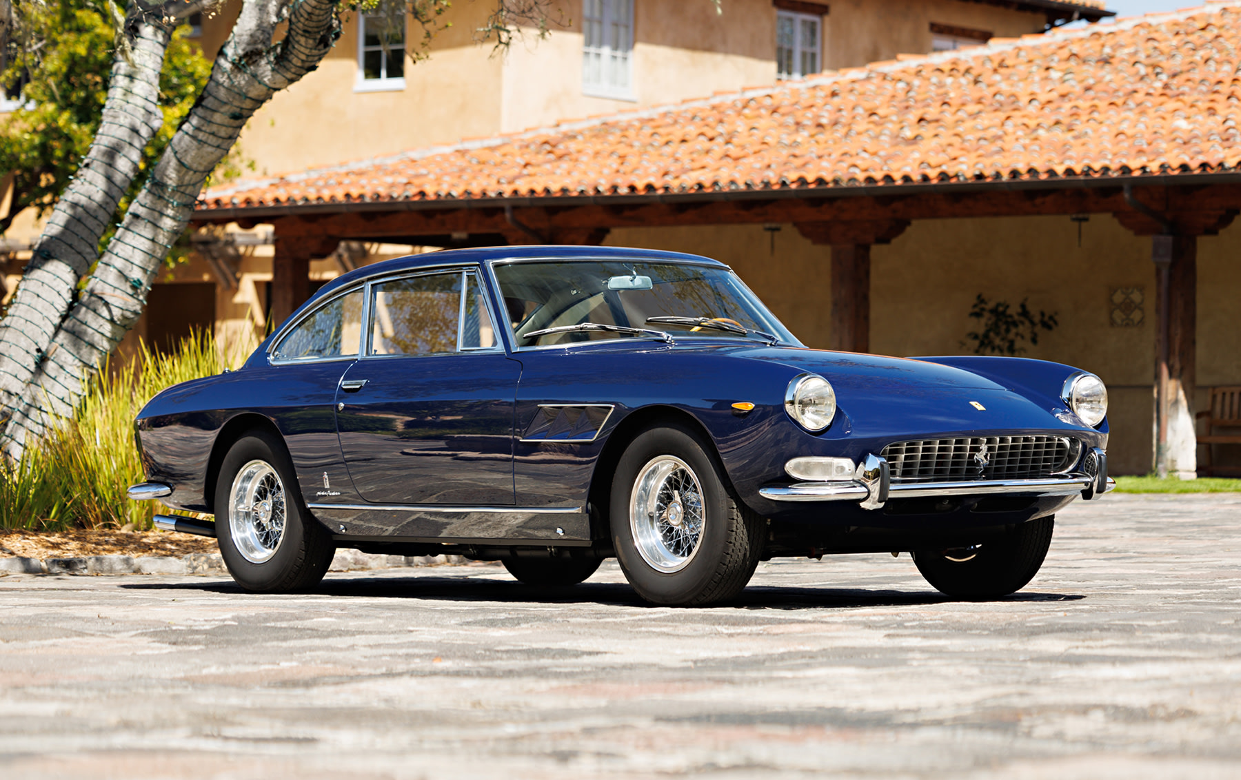 1966 Ferrari 330 GT 2+2 Series II (PB22)