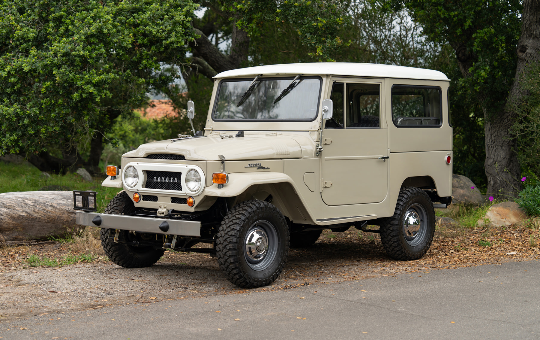 1969 Toyota FJ40 Land Cruiser