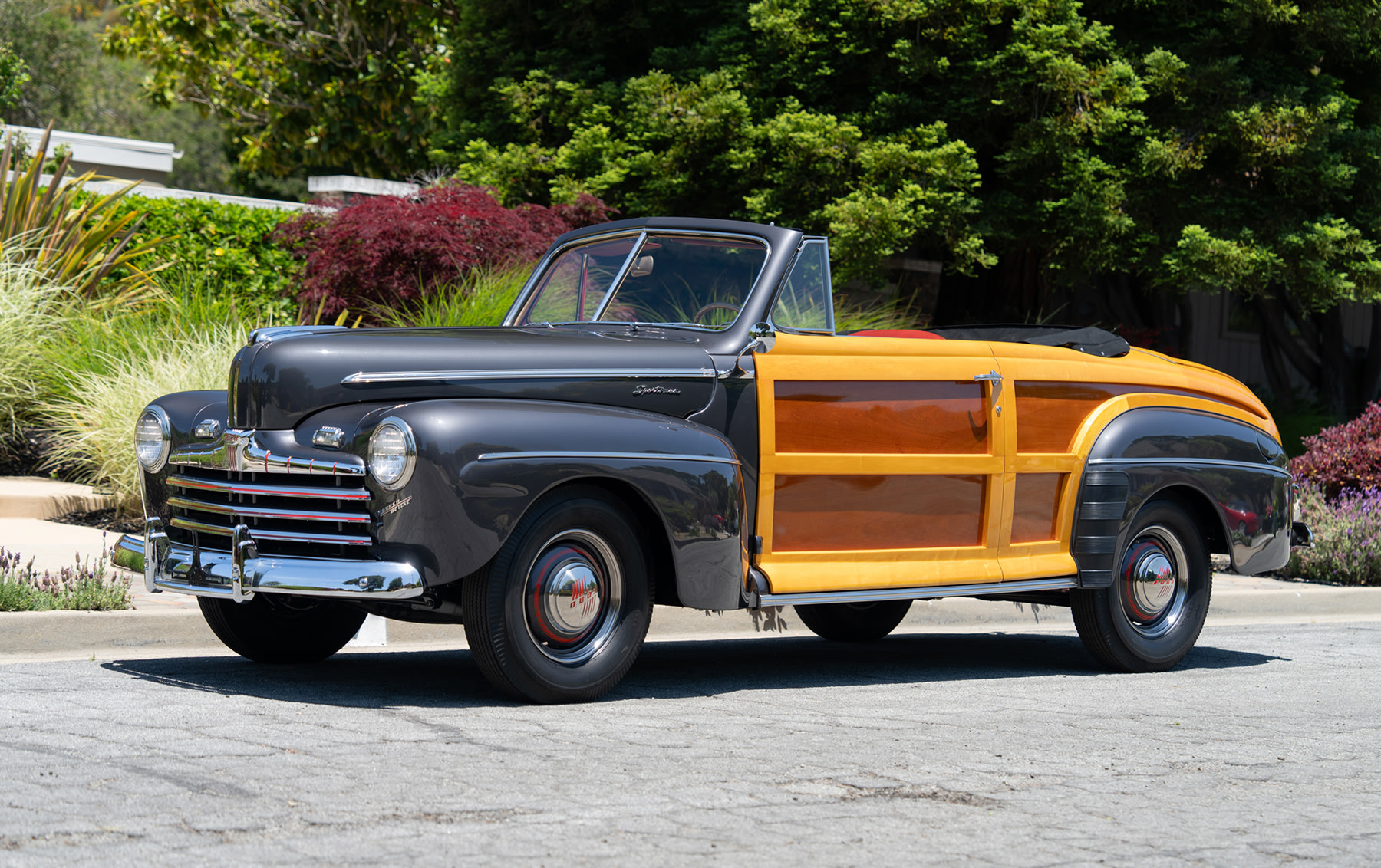 1946 Ford Super DeLuxe Sportsman Convertible