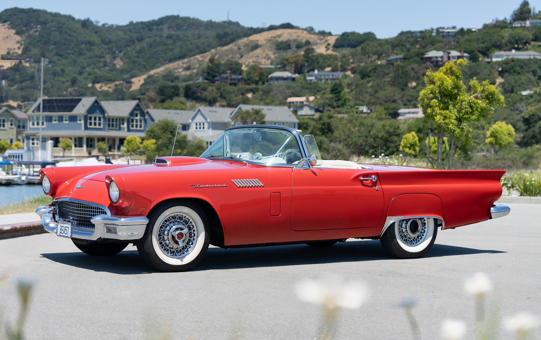 1957 Ford Thunderbird (PB23)