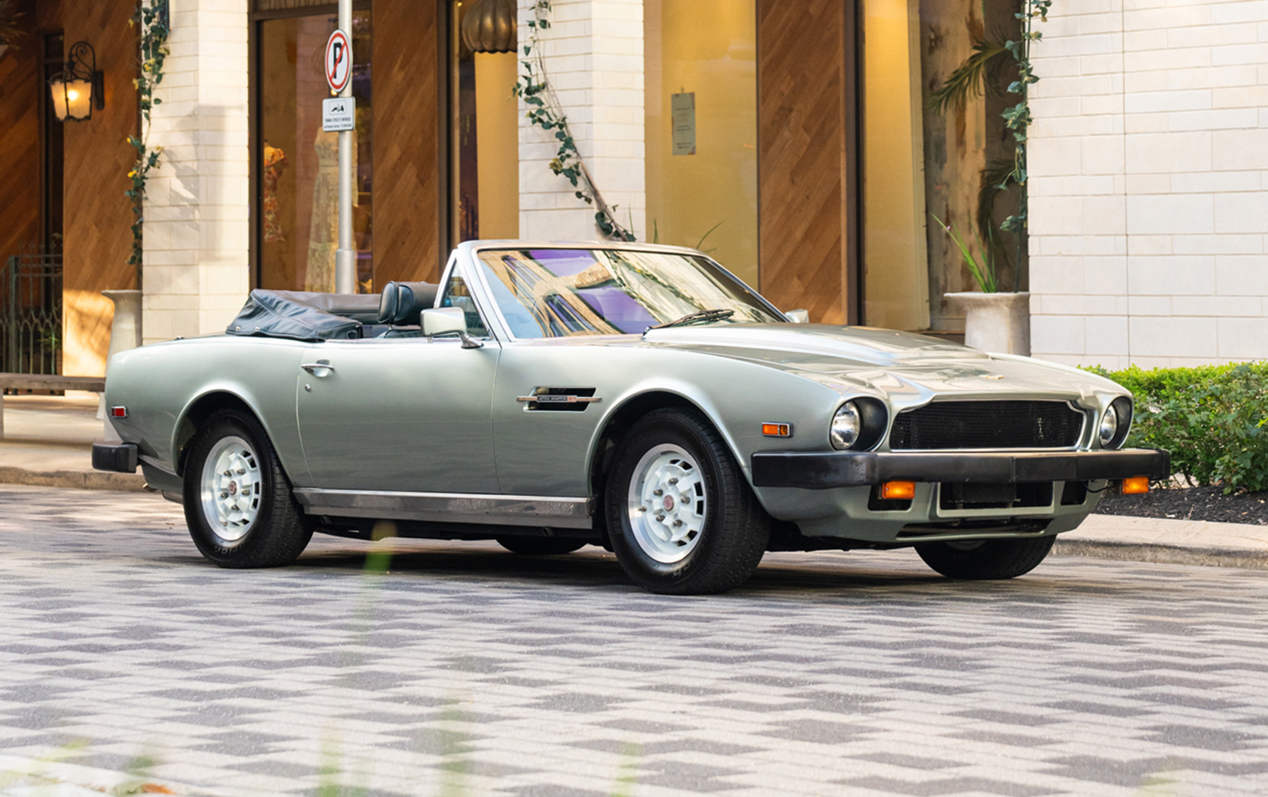 1980 Aston Martin V8 Volante (PB24)