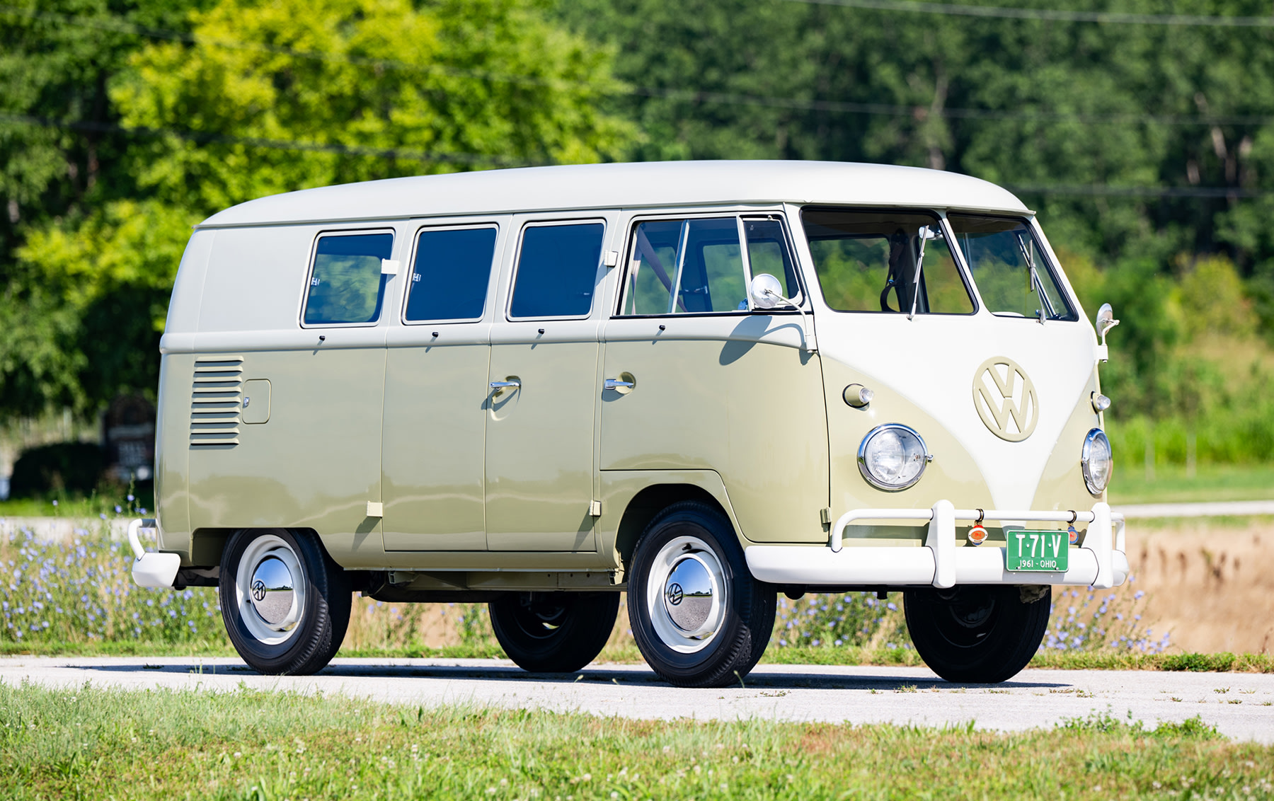 1961 Volkswagen Type 2 11-Window Bus