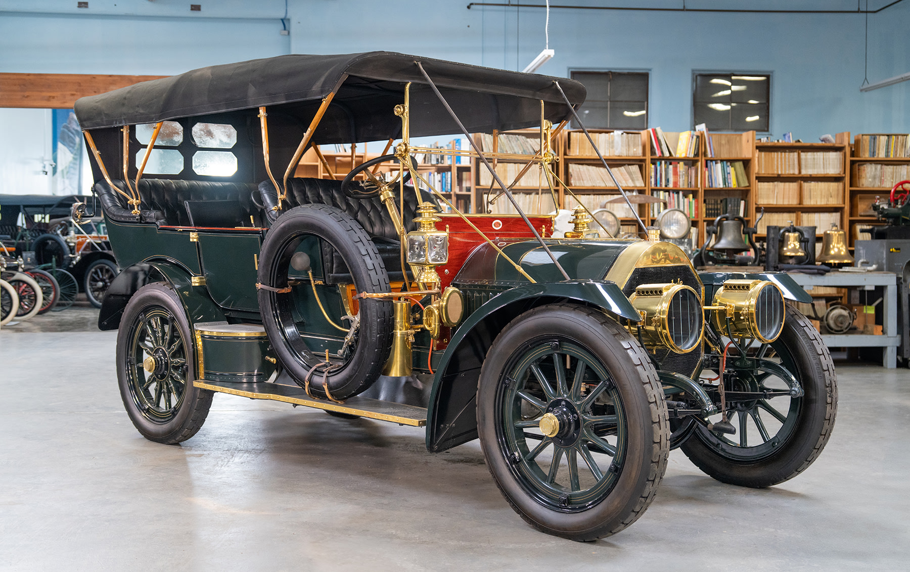 1910 Locomobile Type I Seven-Passenger Touring (SL25)