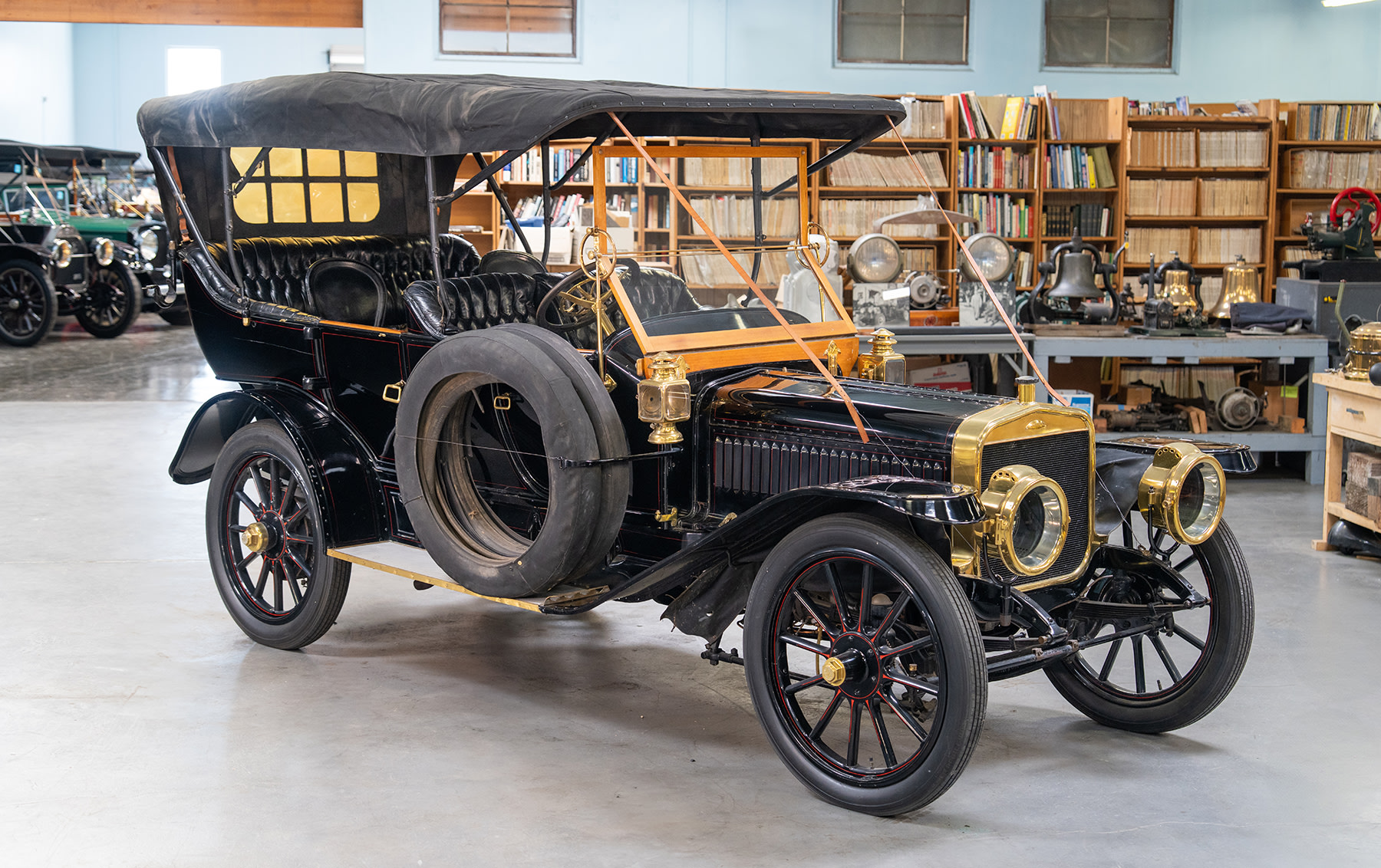 1911 Winton Model 17-B Seven-Passenger Touring