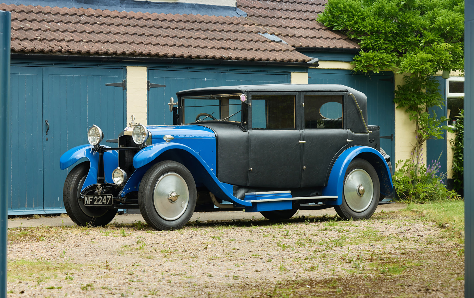 1925 Ballot 2LTS Four-Light Saloon