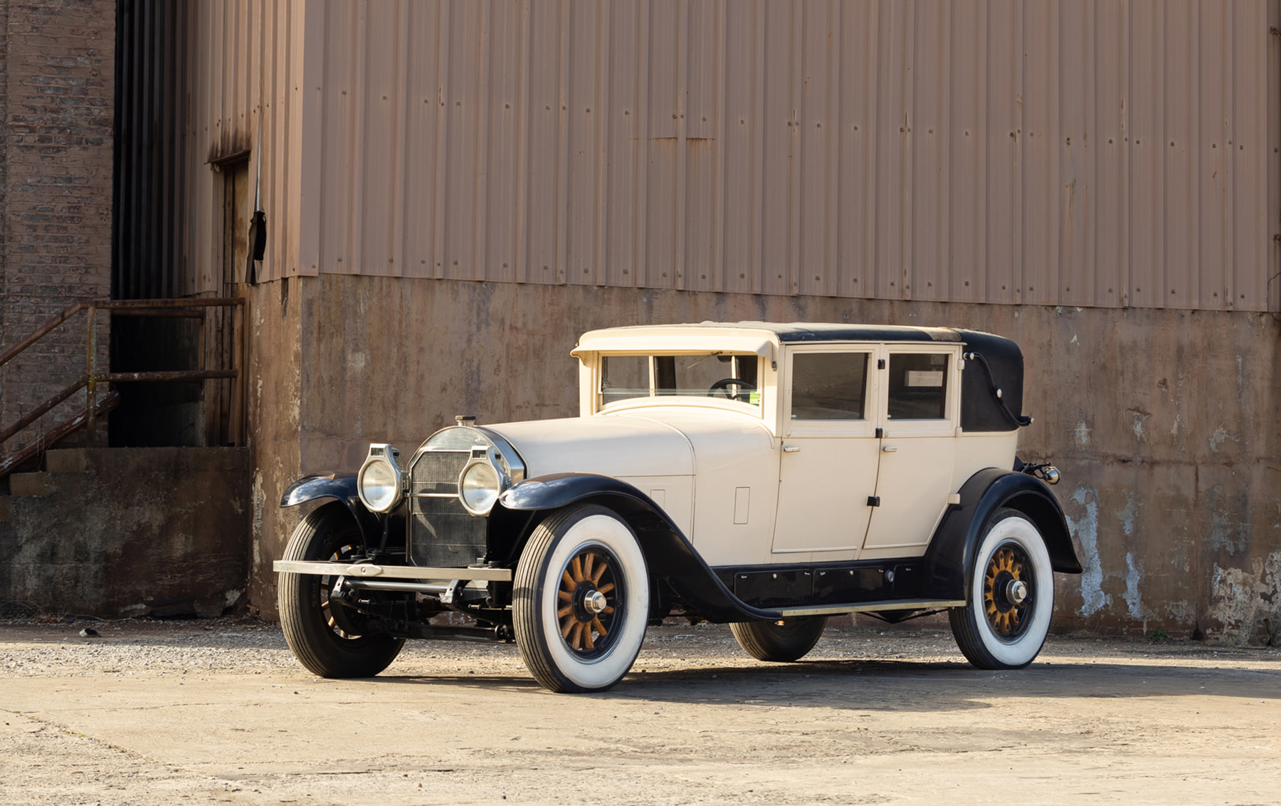 1925 Locomobile Model 48 Sedan