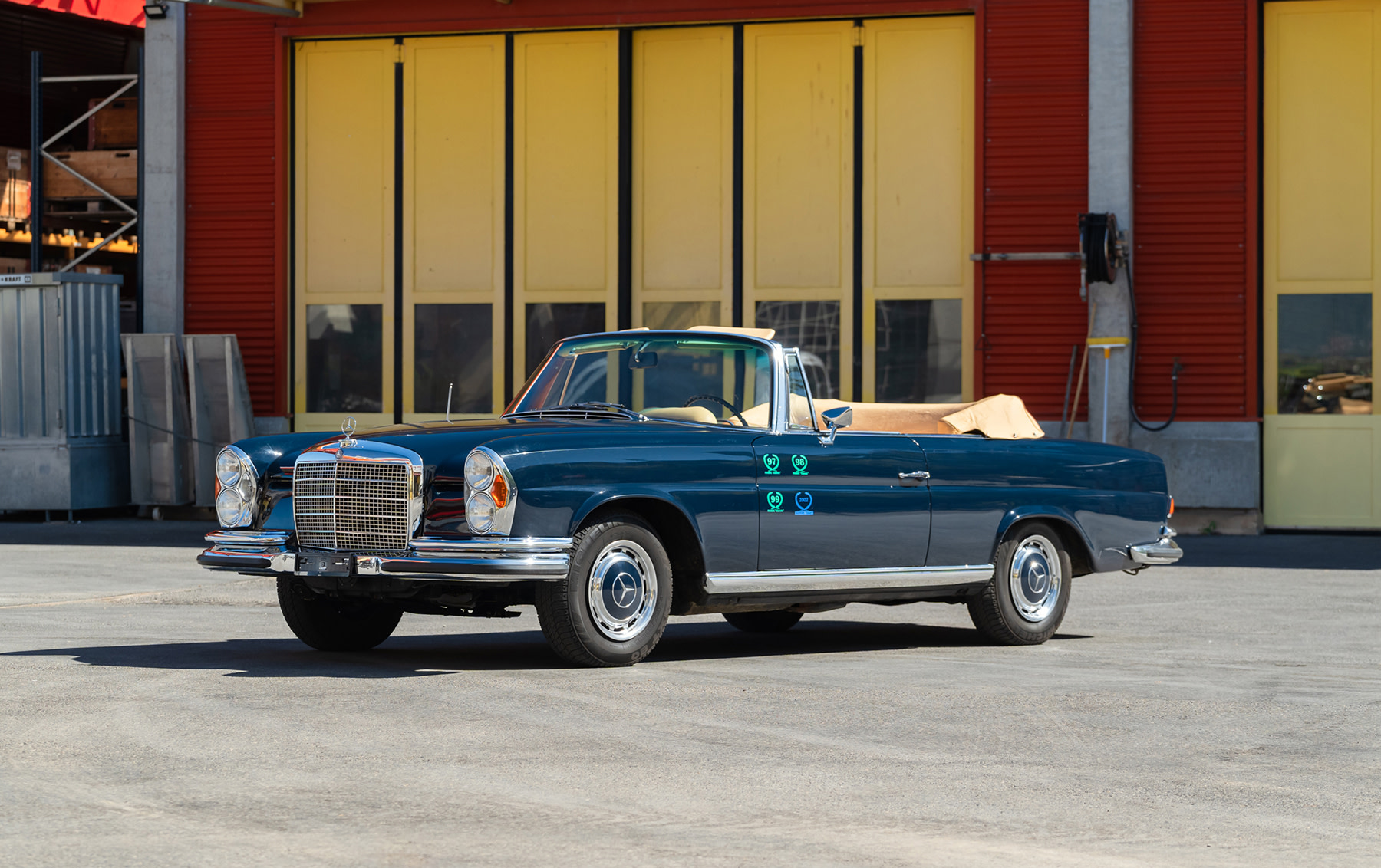1971 Mercedes-Benz 280 SE 3.5 Cabriolet — photo 1 of 2
