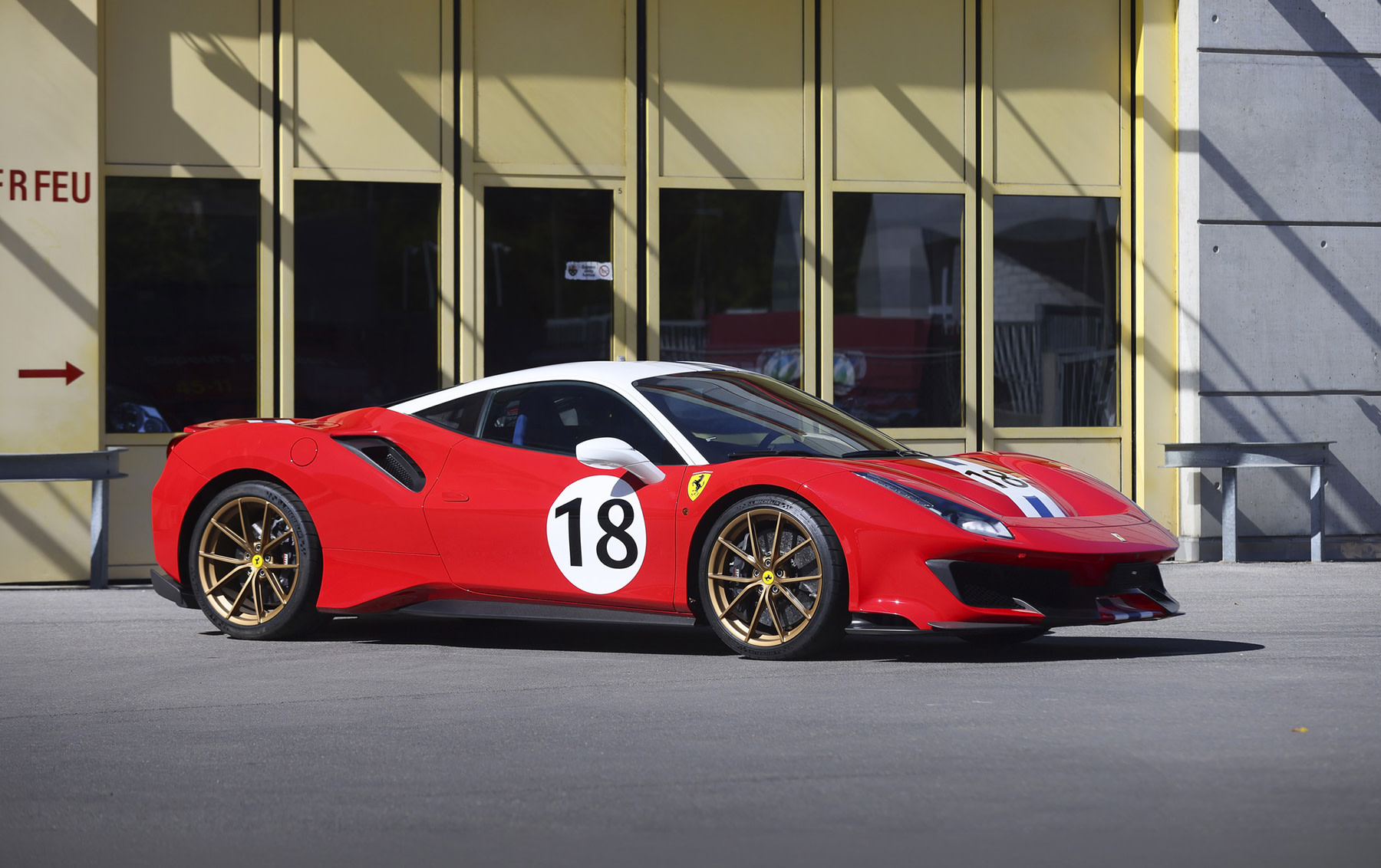 2019 Ferrari 488 Pista — photo 1 of 2