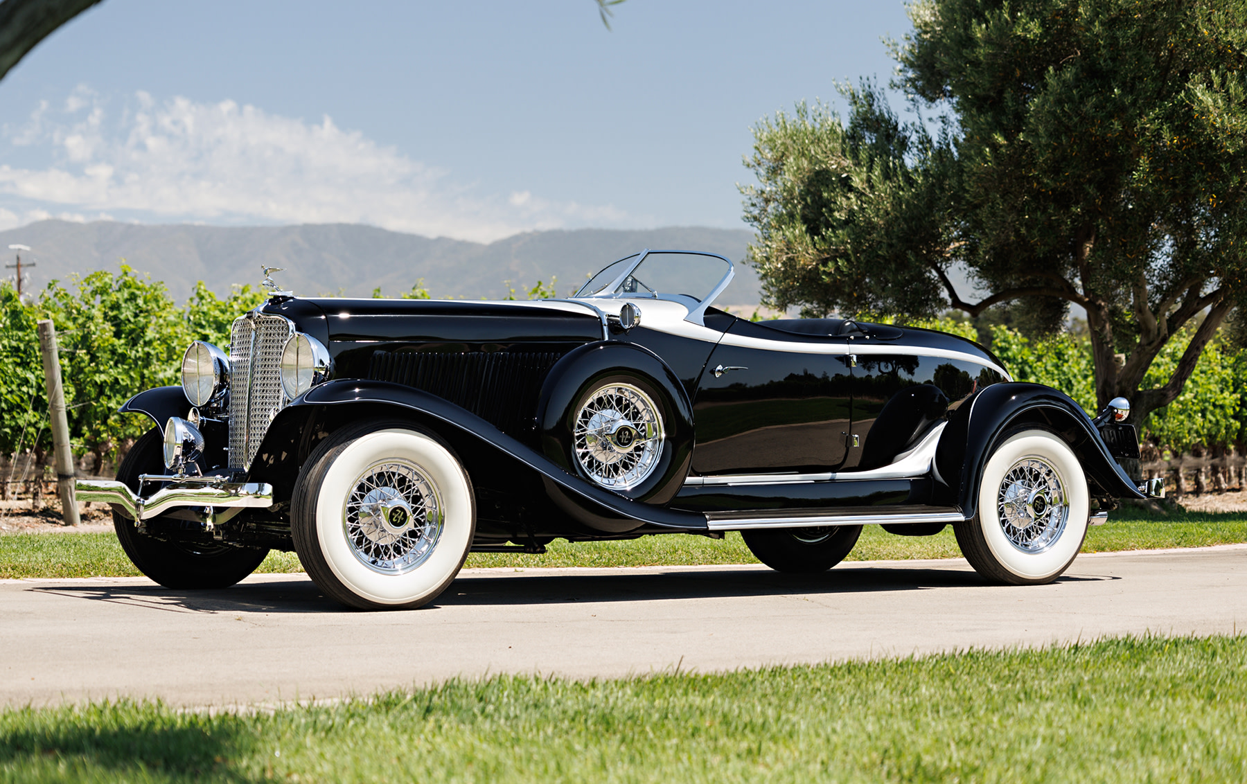 Miniature IXO 1/43 Auburn 1933 Boat Tail Roadster Noire, Série Museum MUS037