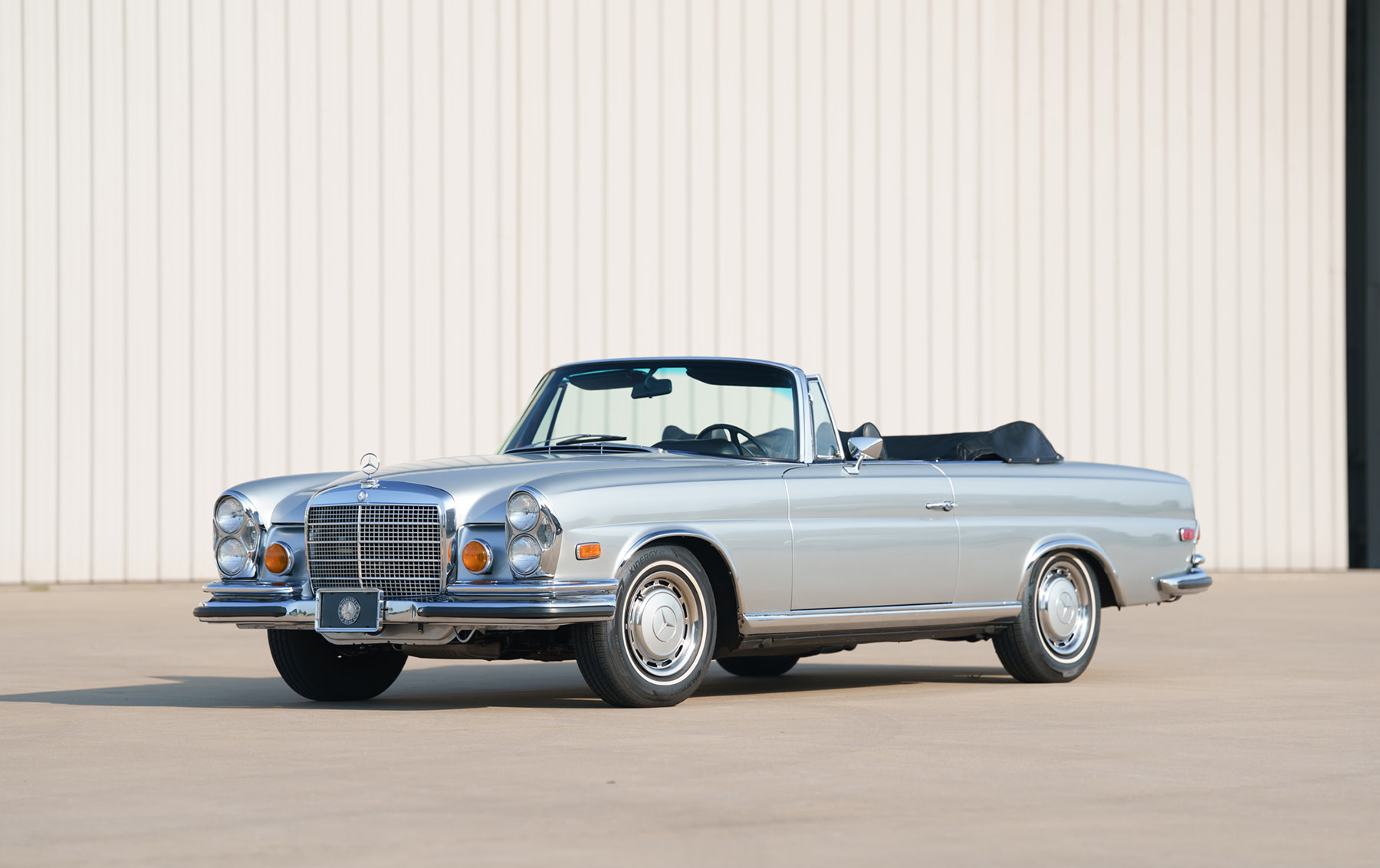 1970 Mercedes-Benz 280 SE 3.5 Cabriolet — photo 1 of 1